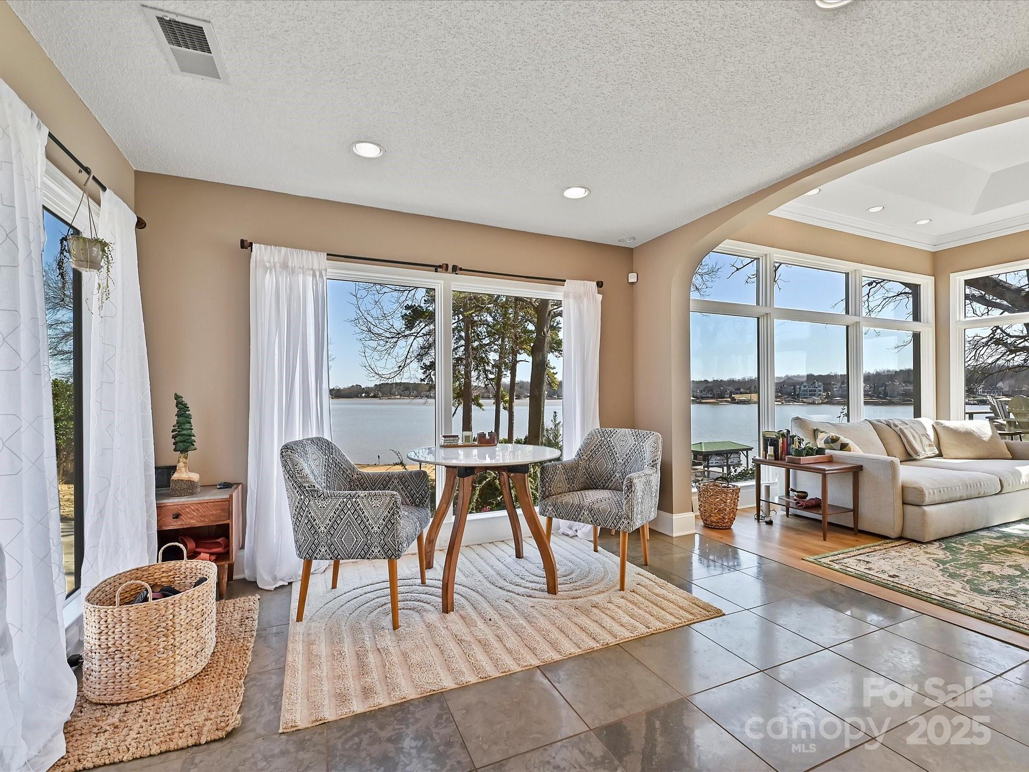 Tega Cay - Residential