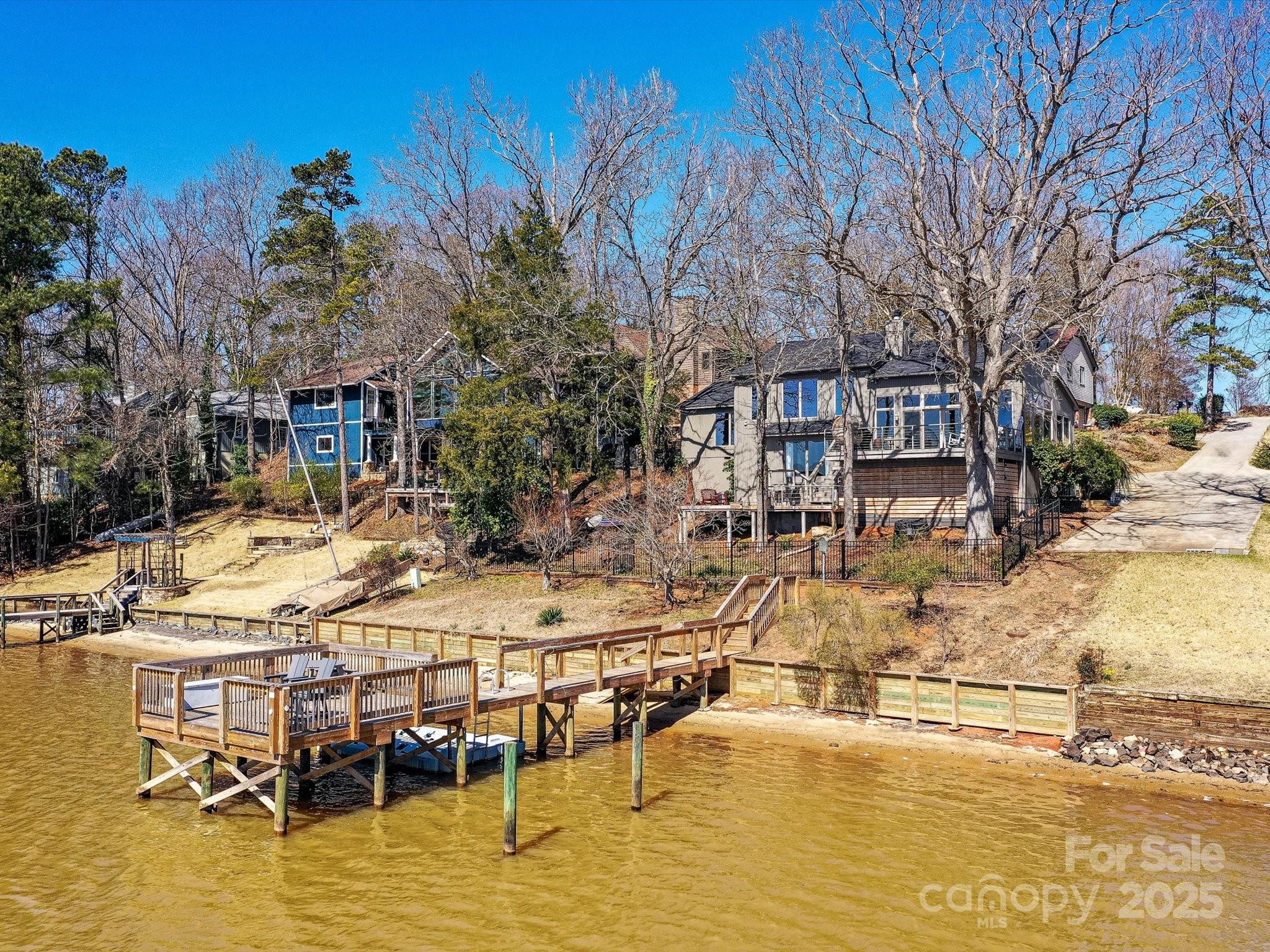 Tega Cay - Residential