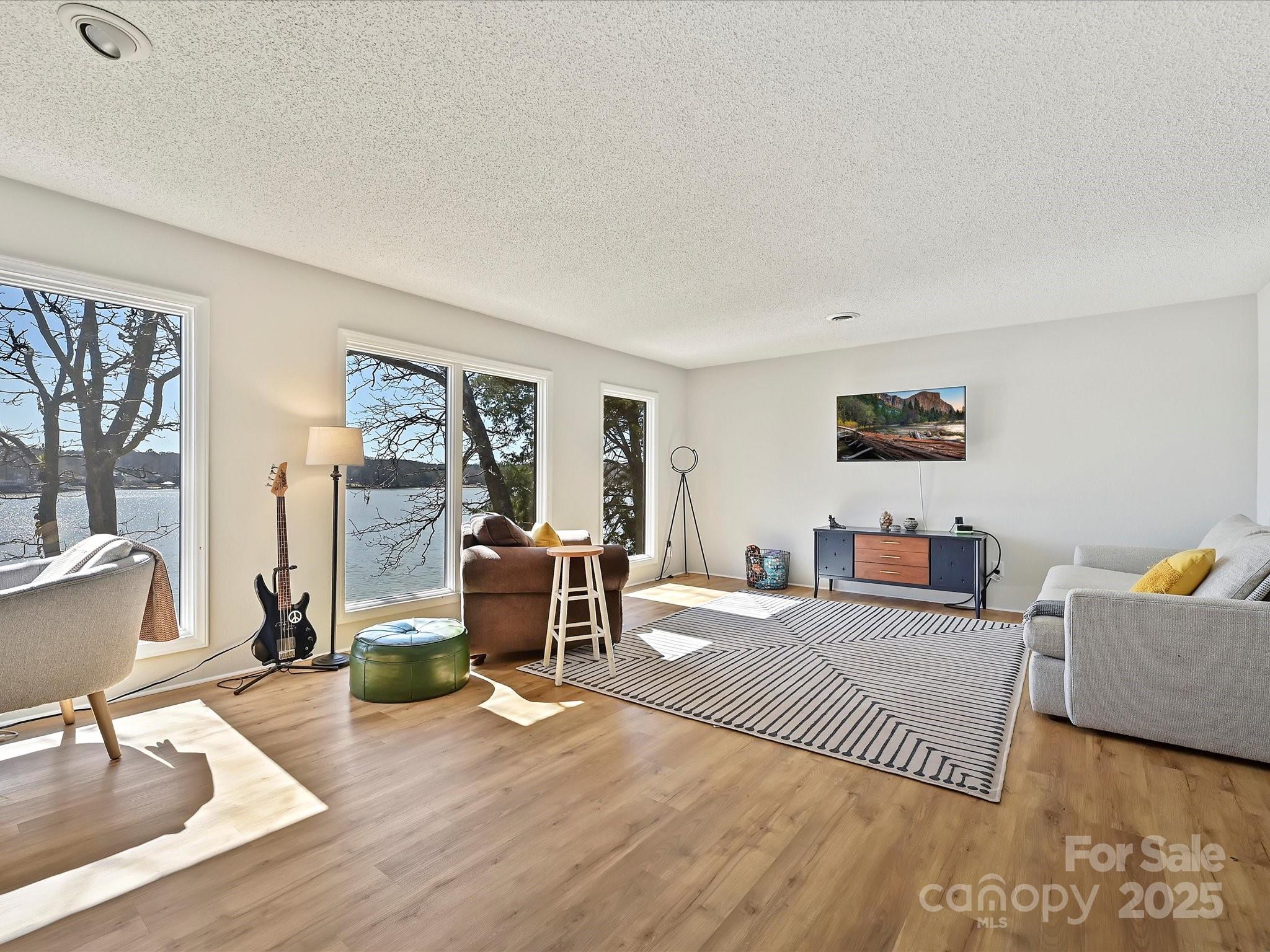 Tega Cay - Residential