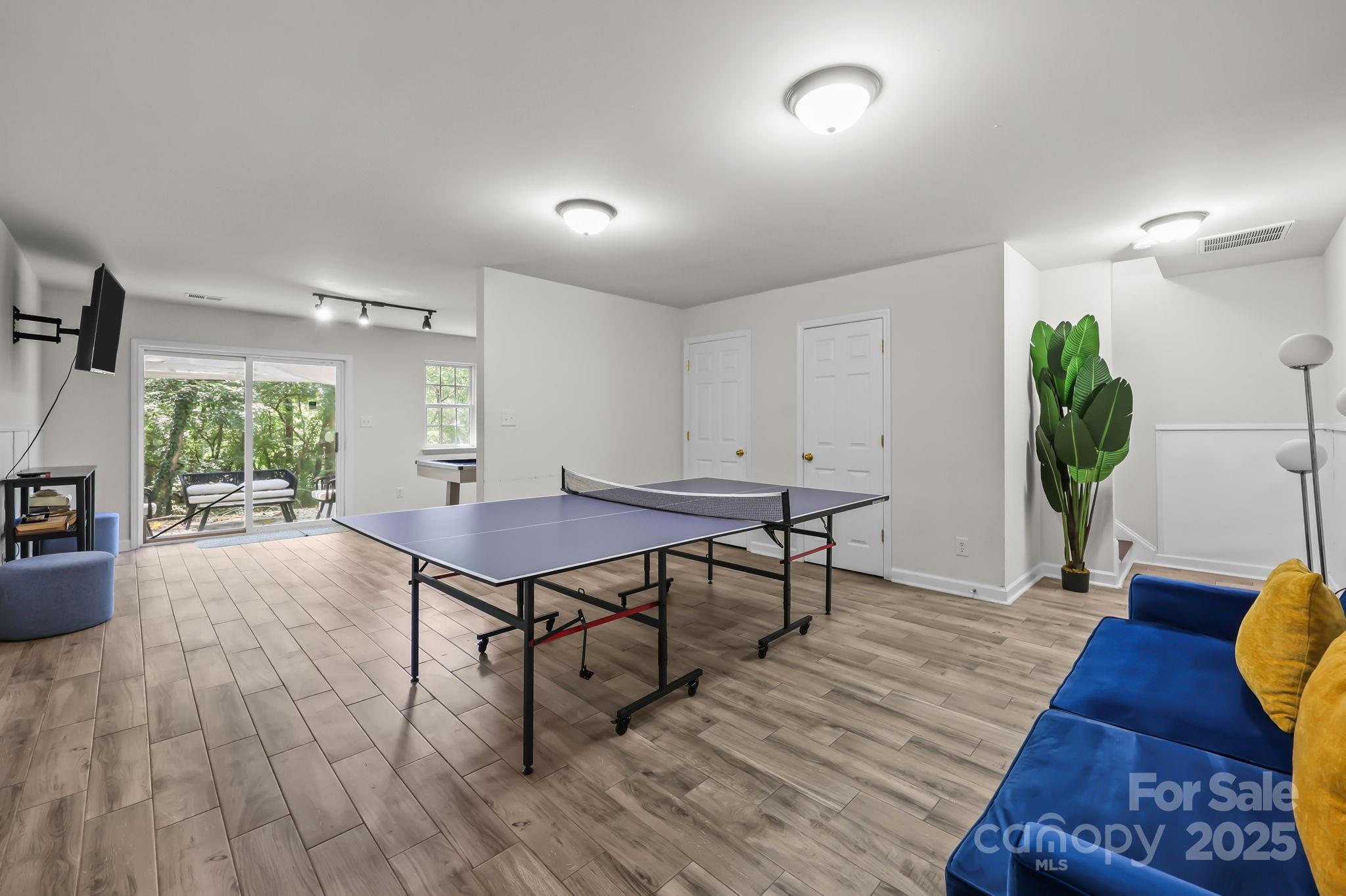 N.B. Robinson - Residential