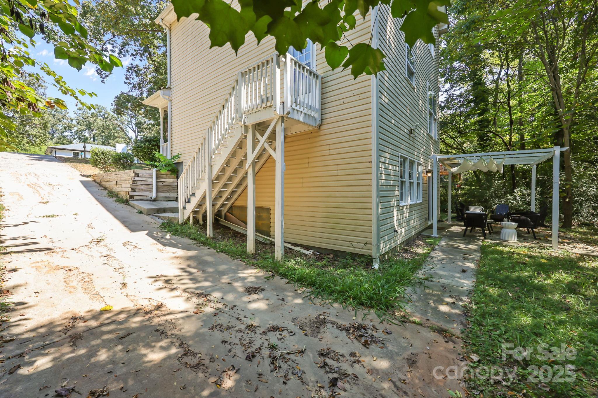 N.B. Robinson - Residential