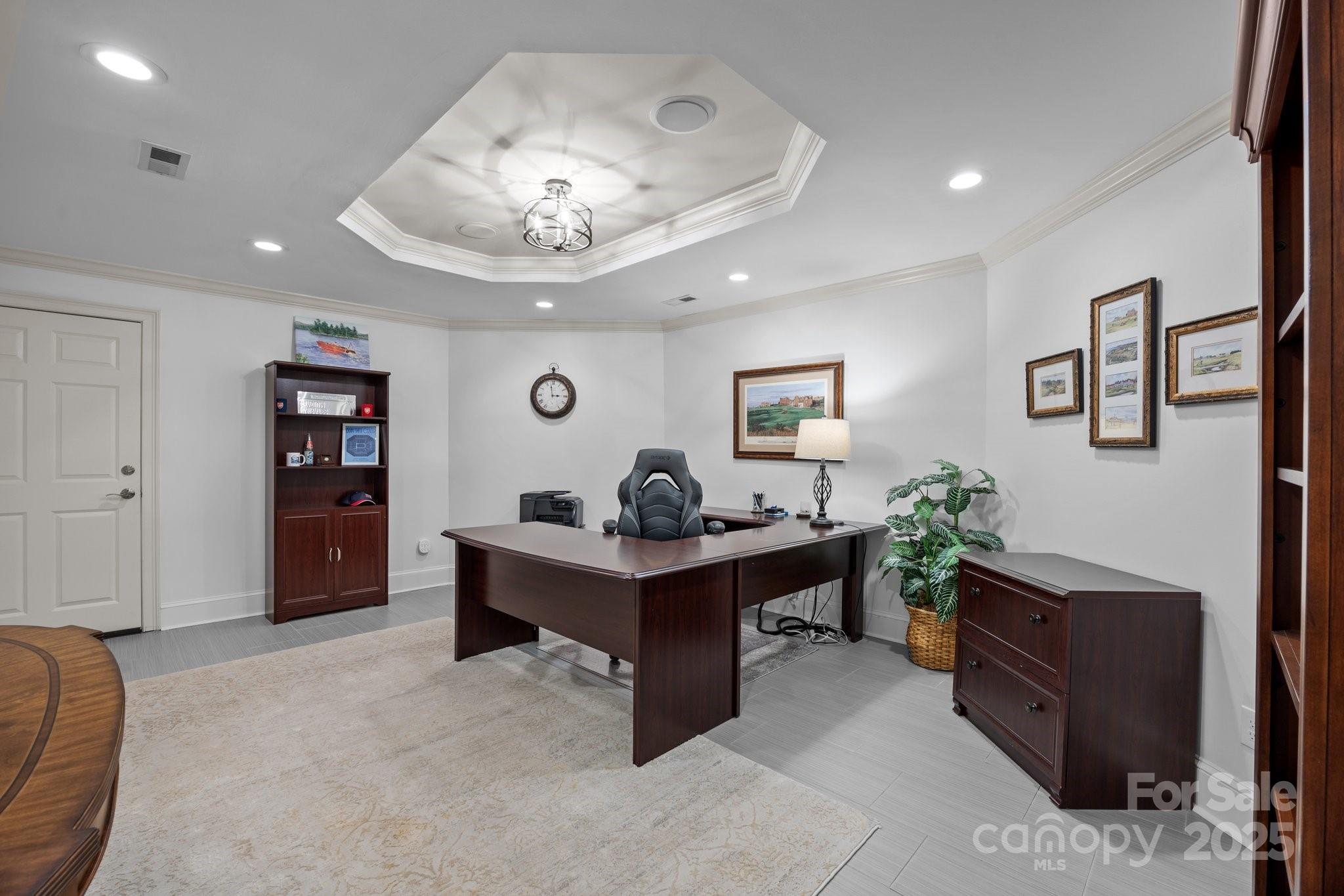 The Peninsula - Residential