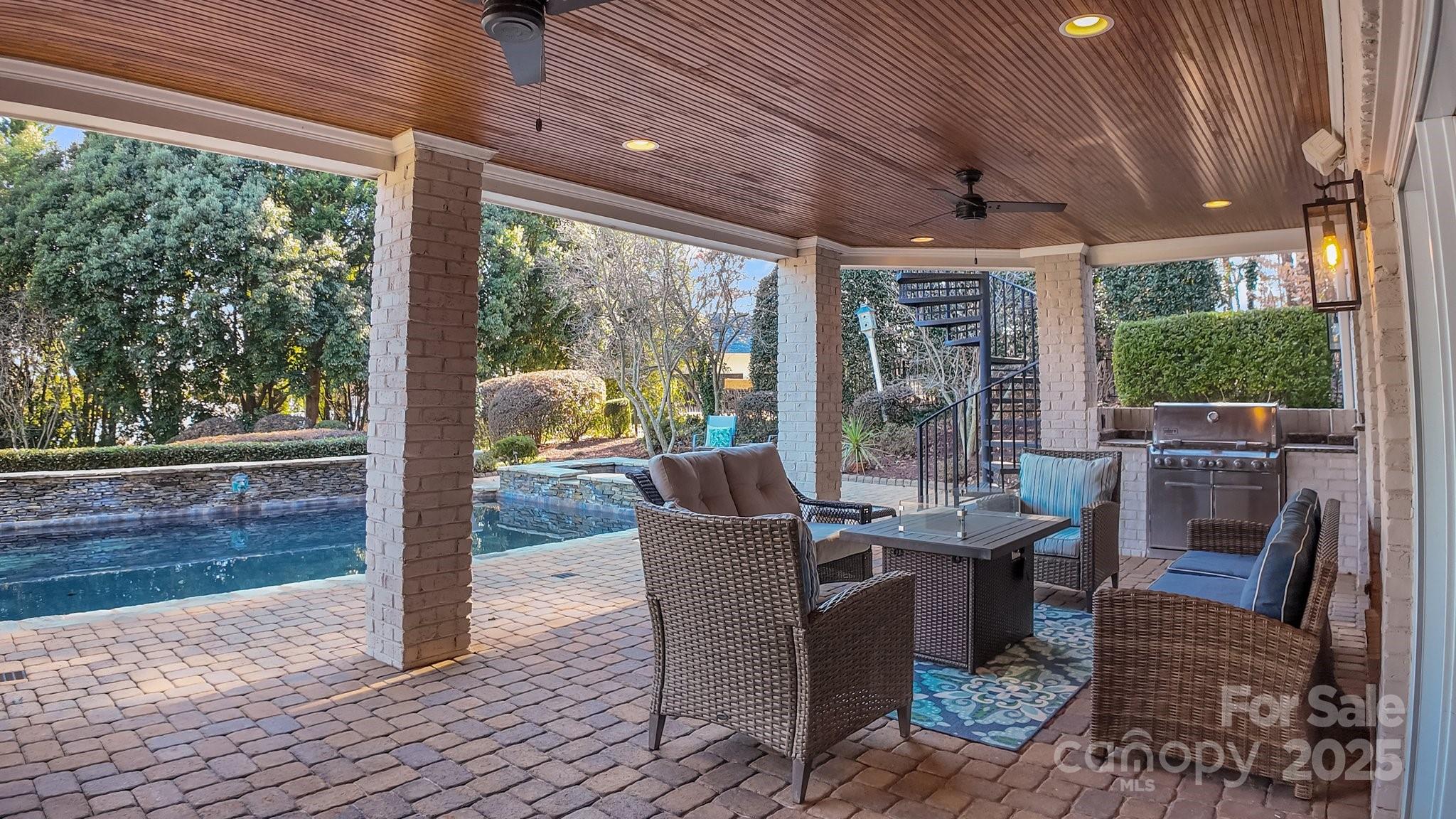 The Peninsula - Residential