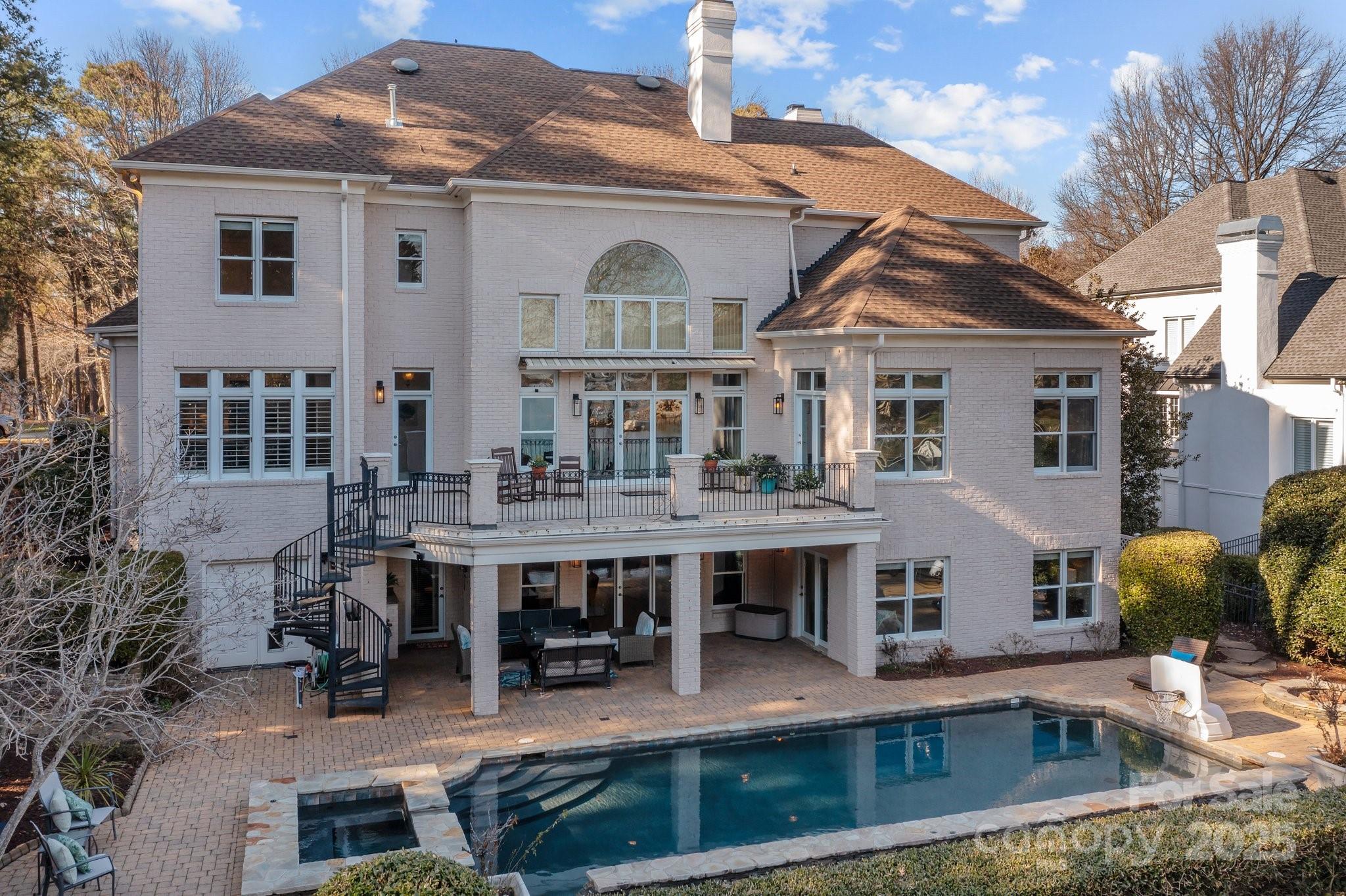 The Peninsula - Residential