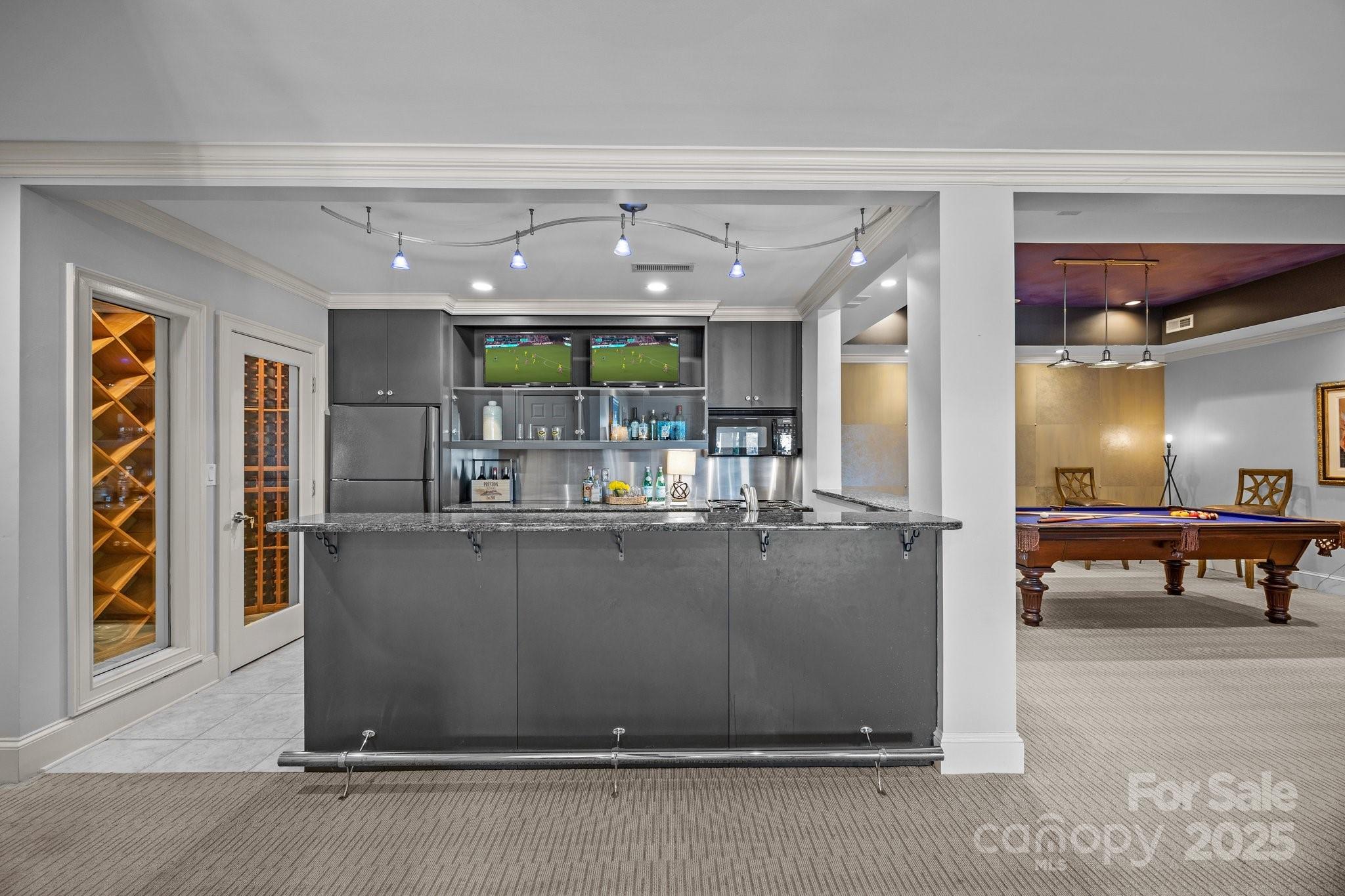 The Peninsula - Residential