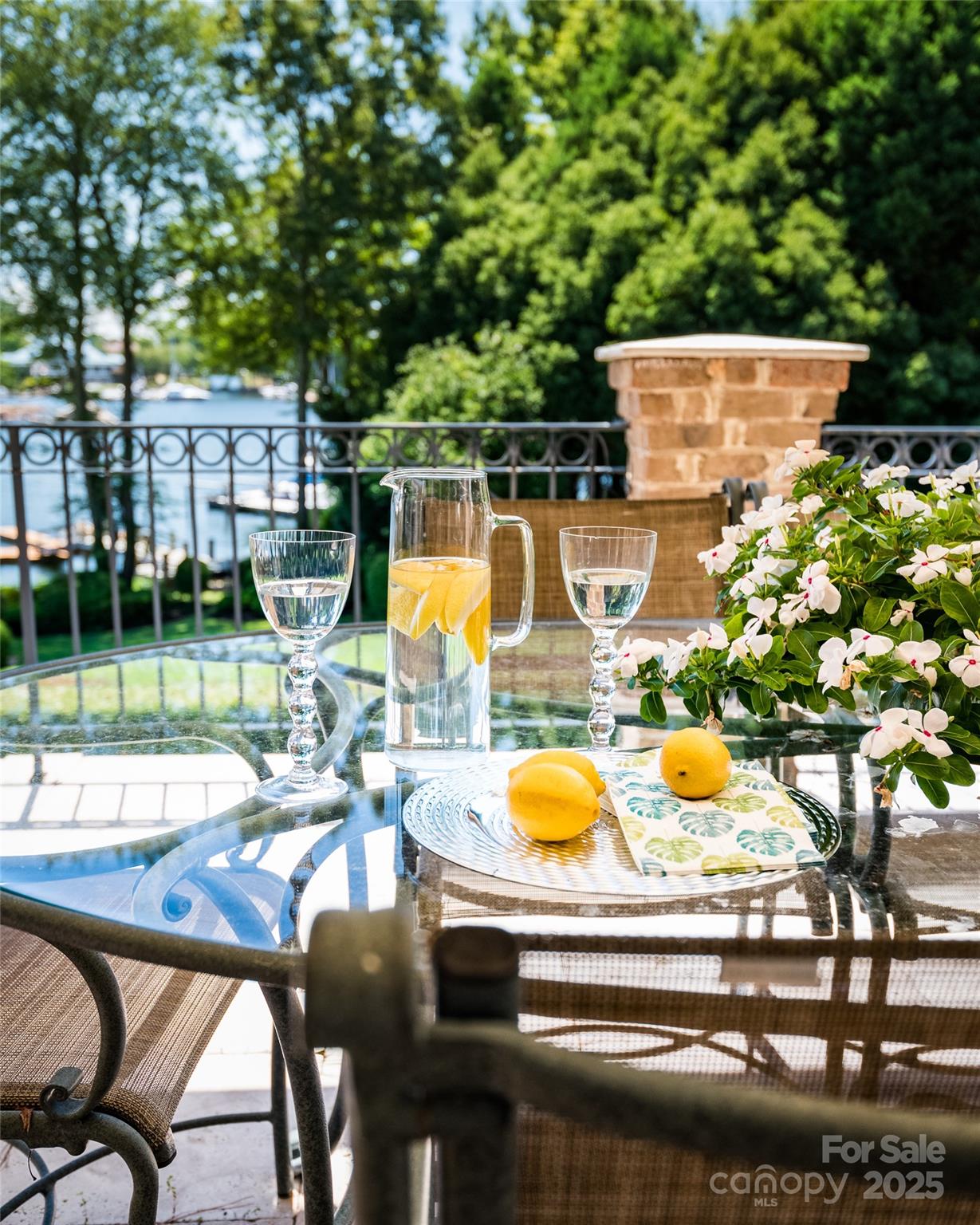 The Peninsula - Residential