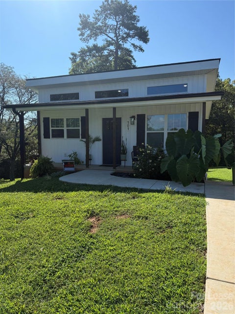 Photo of 101.5 McEntire Avenue, Morganton, NC 28655 (MLS # 4417683)