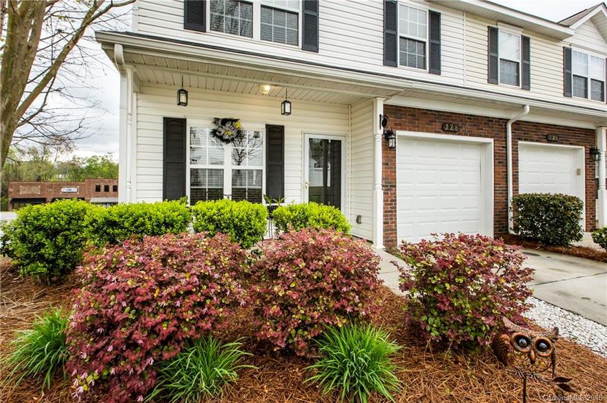 End Unit Town Home in Fort Mill SC.

228 Tail Race, Fort Mill, SC.  Affordably Priced & Conveniently Located in Fort Mill is this 2 BR w/Bonus, 2.5 BA End Unit Town Home, w/ Single Car Garage.   The Kitchen w/Breakfast Area opens to the Family Room displaying a Gas FP.  Quaint Back Patio offers Green Space for Entertaining & Grilling. Large Master Bedroom offers a Walk in Closet & Sitting Area.  GREAT FORT MILL SCHOOLS!