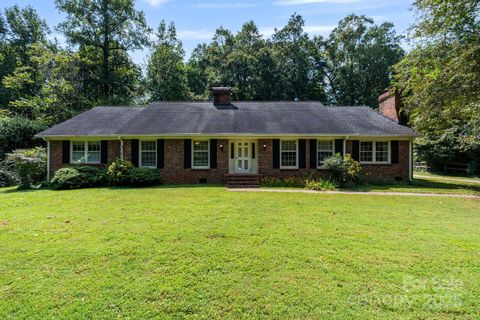 Photo of 548 Lakenheath Lane, Matthews, NC 28105 (MLS # 4308325)