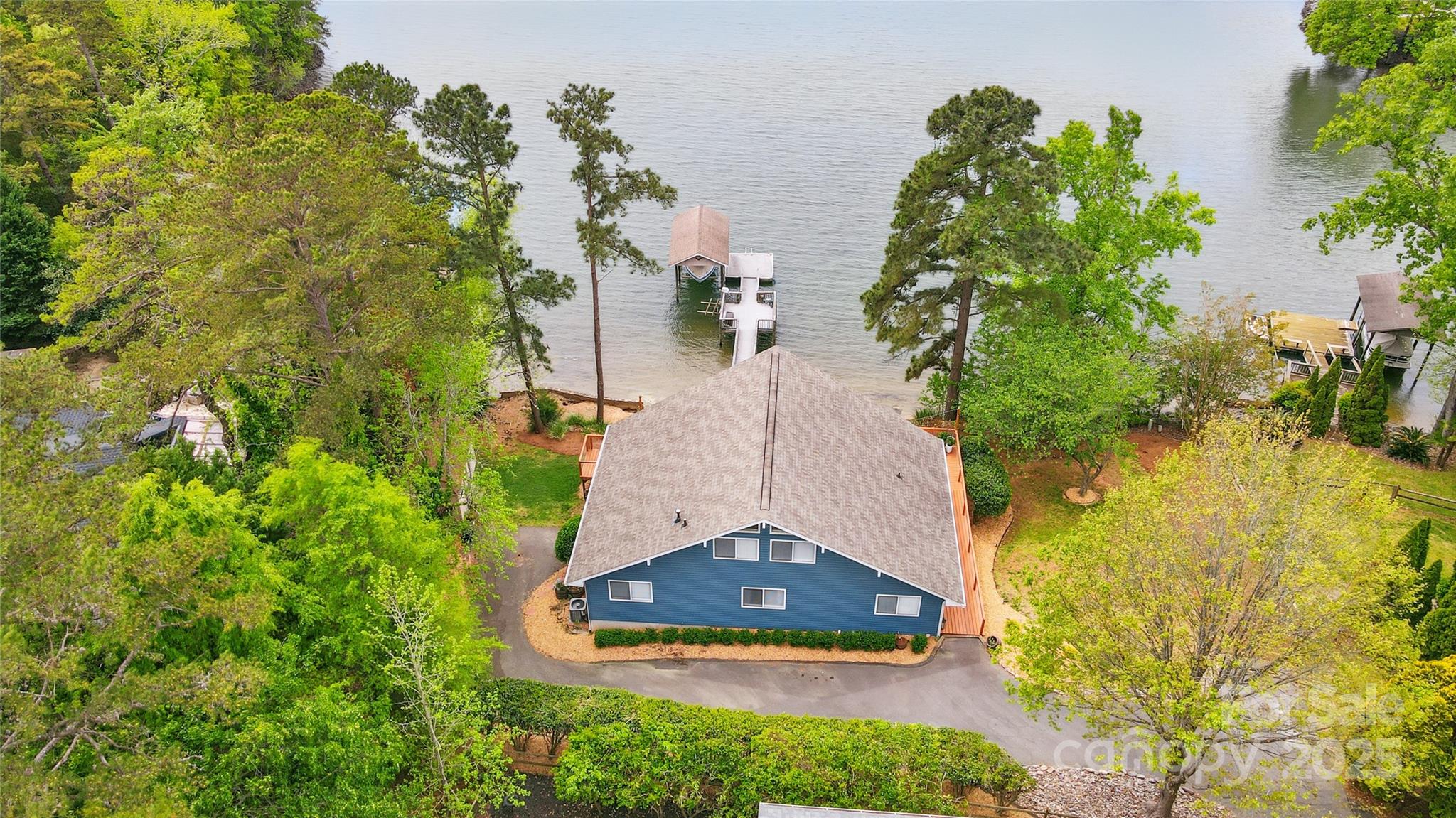 1095 Palmyra Drive
