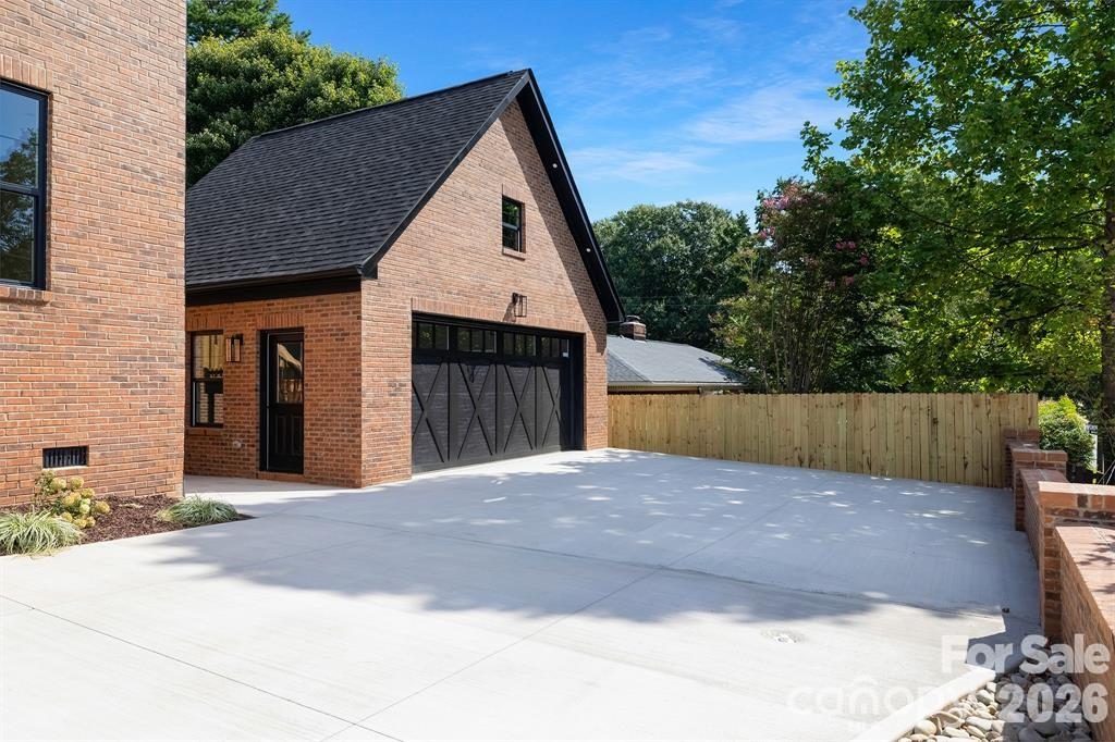 4339 Castlewood Road