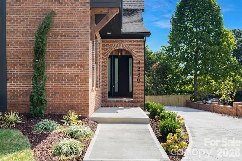 4339 Castlewood Road