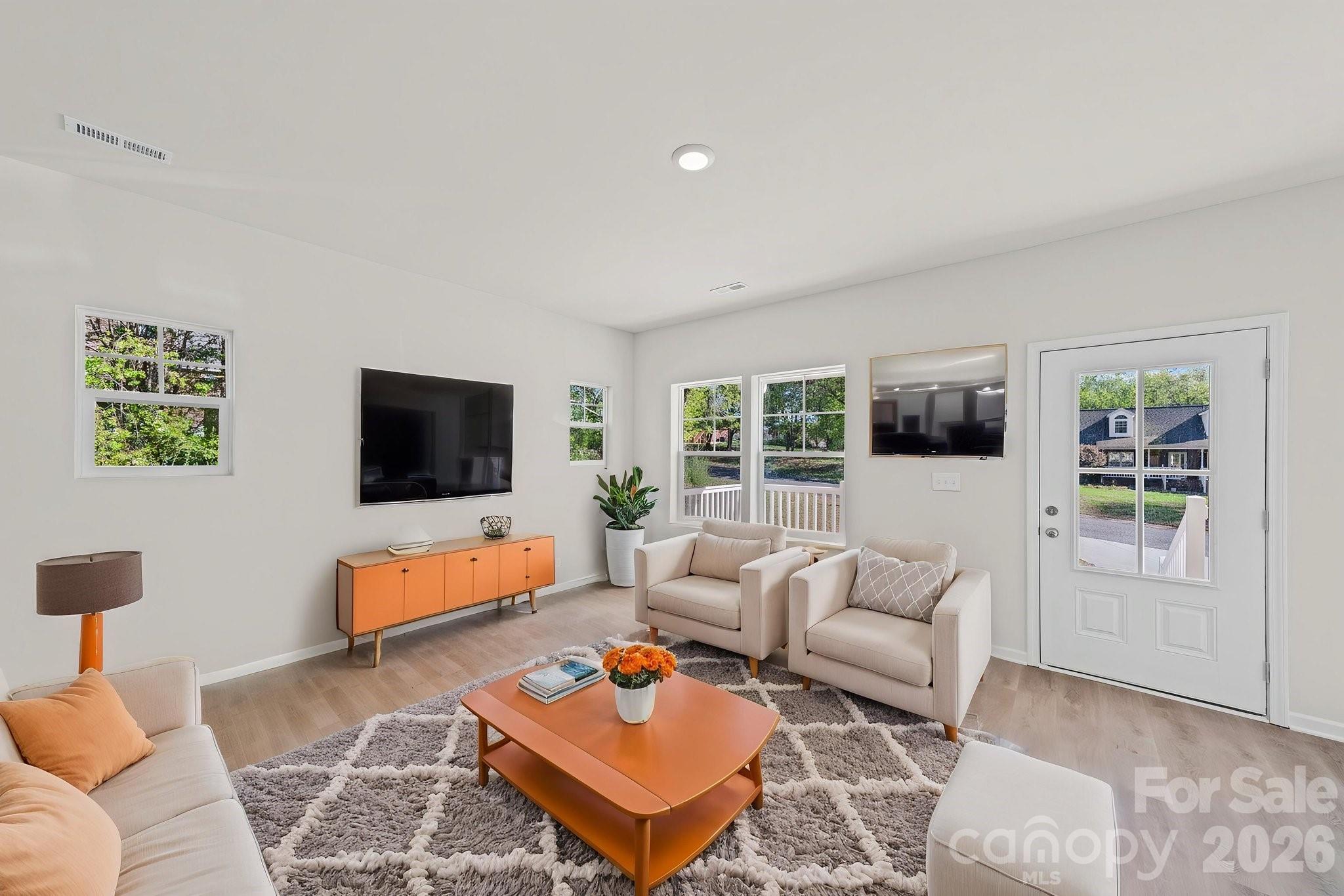 1405 Hubbard Terrace