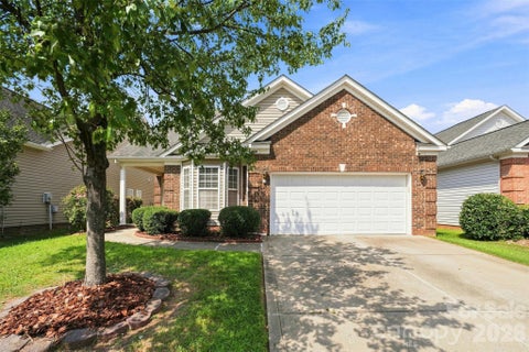 Photo of 4409 Squirrel Trail Lane, Charlotte, NC 28269 (MLS # 4417960)