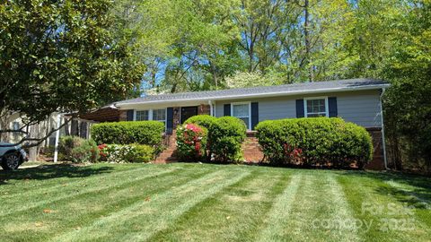Photo of 112 Julia Street, Mount Holly, NC 28120 (MLS # 4313528)