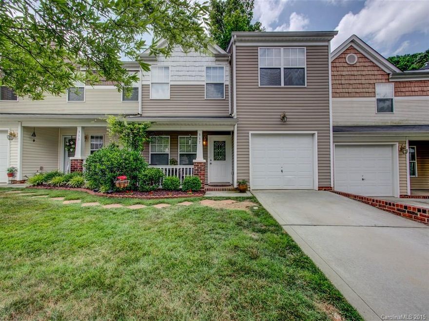 This beautiful,open floor plan offers modern, spacious living. Garage parking, gated community with pool and recreation area. Great room has vaulted ceiling, breakfast area AND formal dining, large kitchen with tons of cabinets. Terrific loft for office space or playroom, master suite features vaulted ceiling, huge bath with dual sinks, walk-in shower, garden tub. Come see how elegant living can be affordable - just 12 minutes from Southpark! Across S. Tryon from Renaissance Park Golf Course.