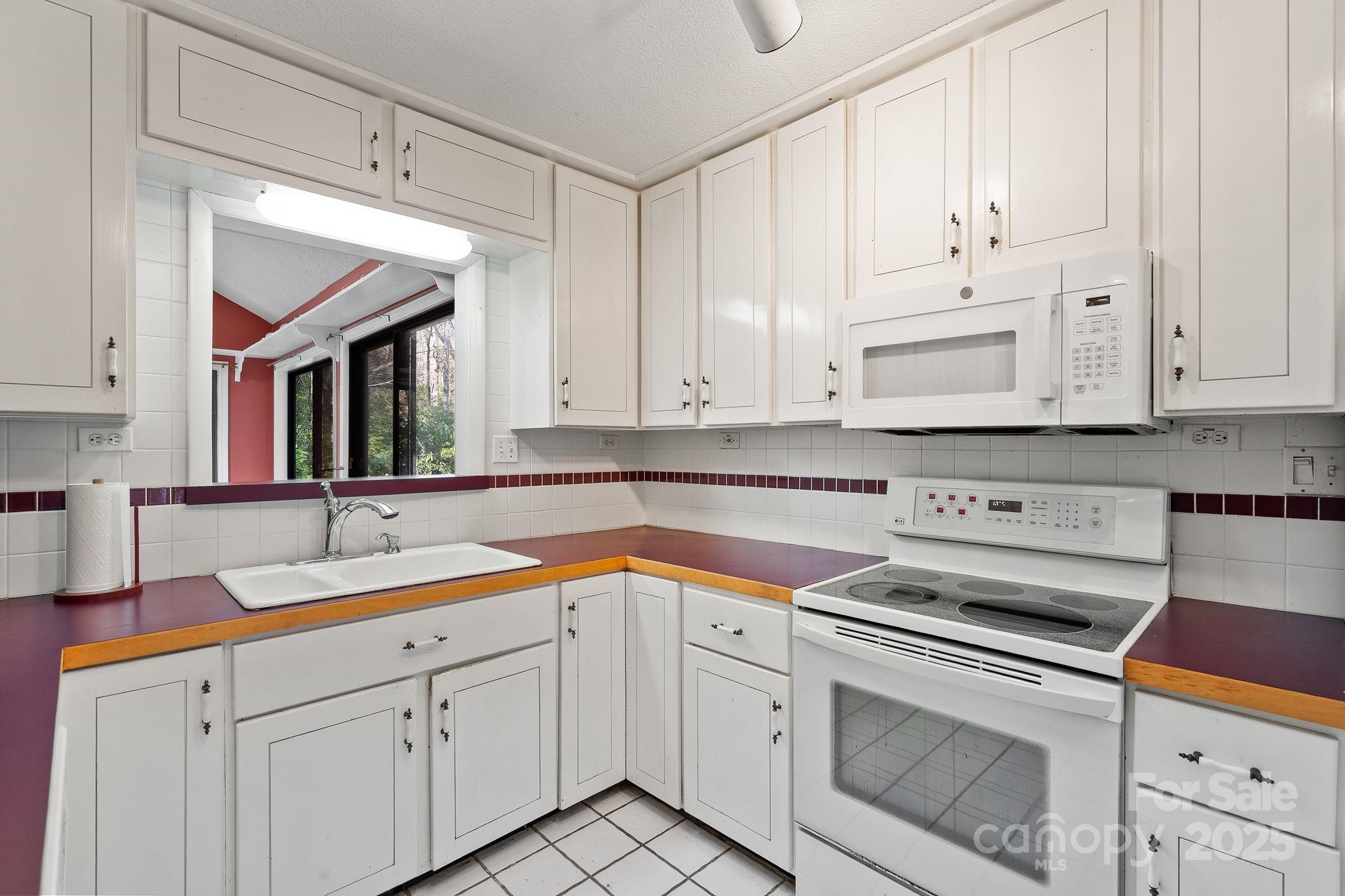 Connestee Falls - Residential