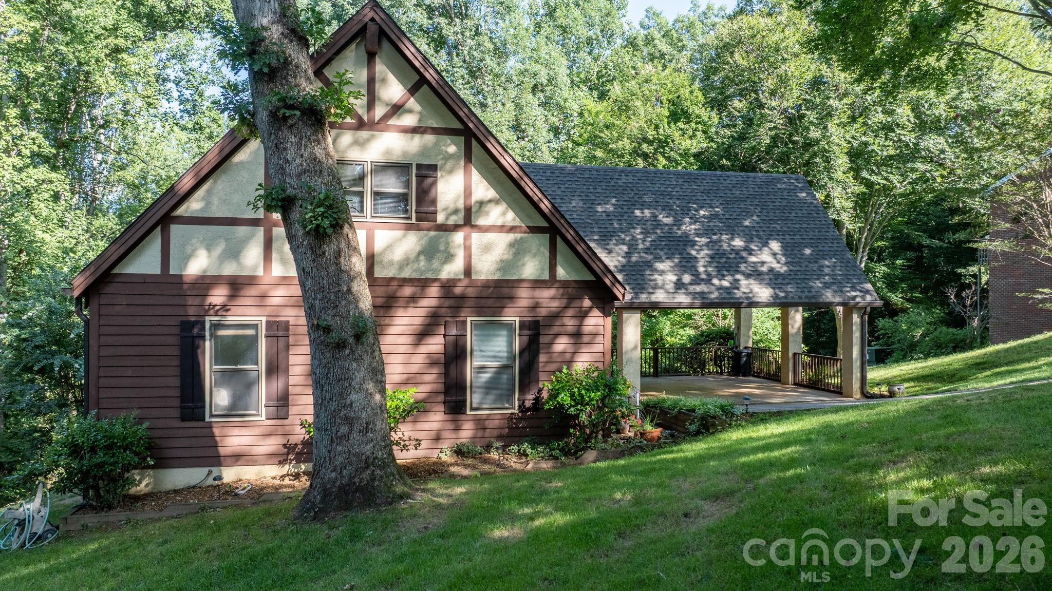 5562 Clearlake Drive