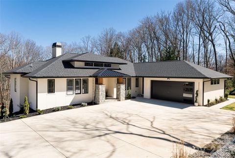 16 Cambridge Drive Candler NC 28715