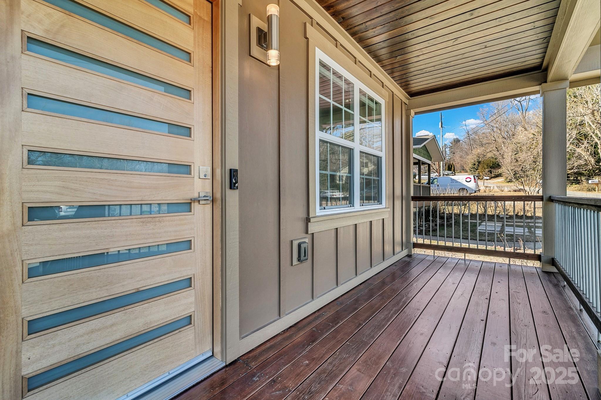 215 E Oakview Road