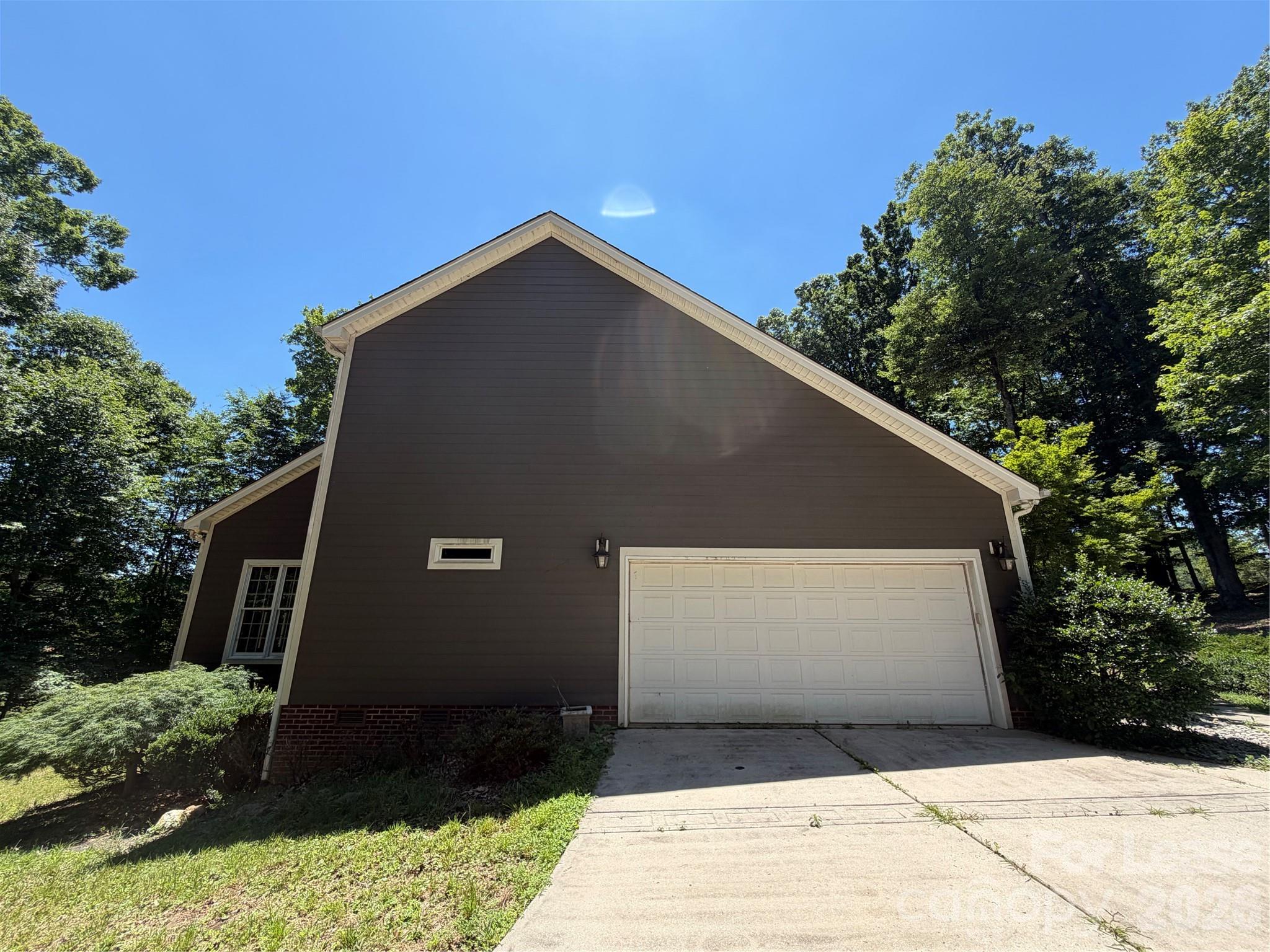 150 Manitou Trail