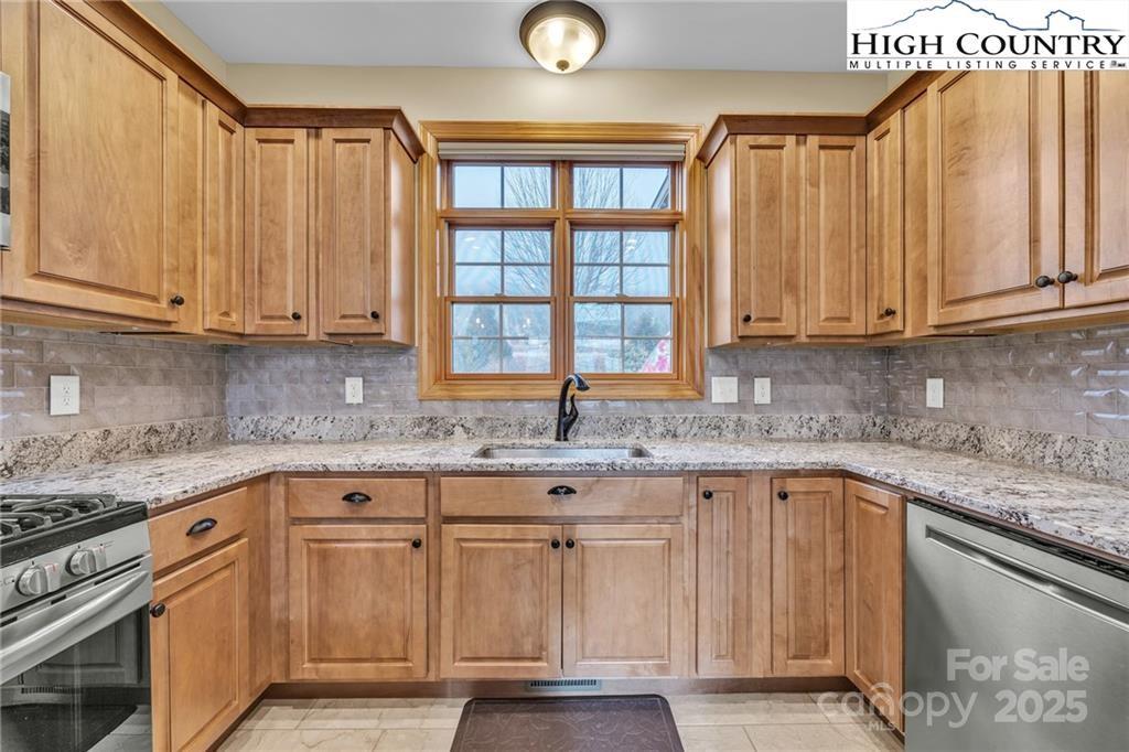 Whispering Streams Townhomes - Residential