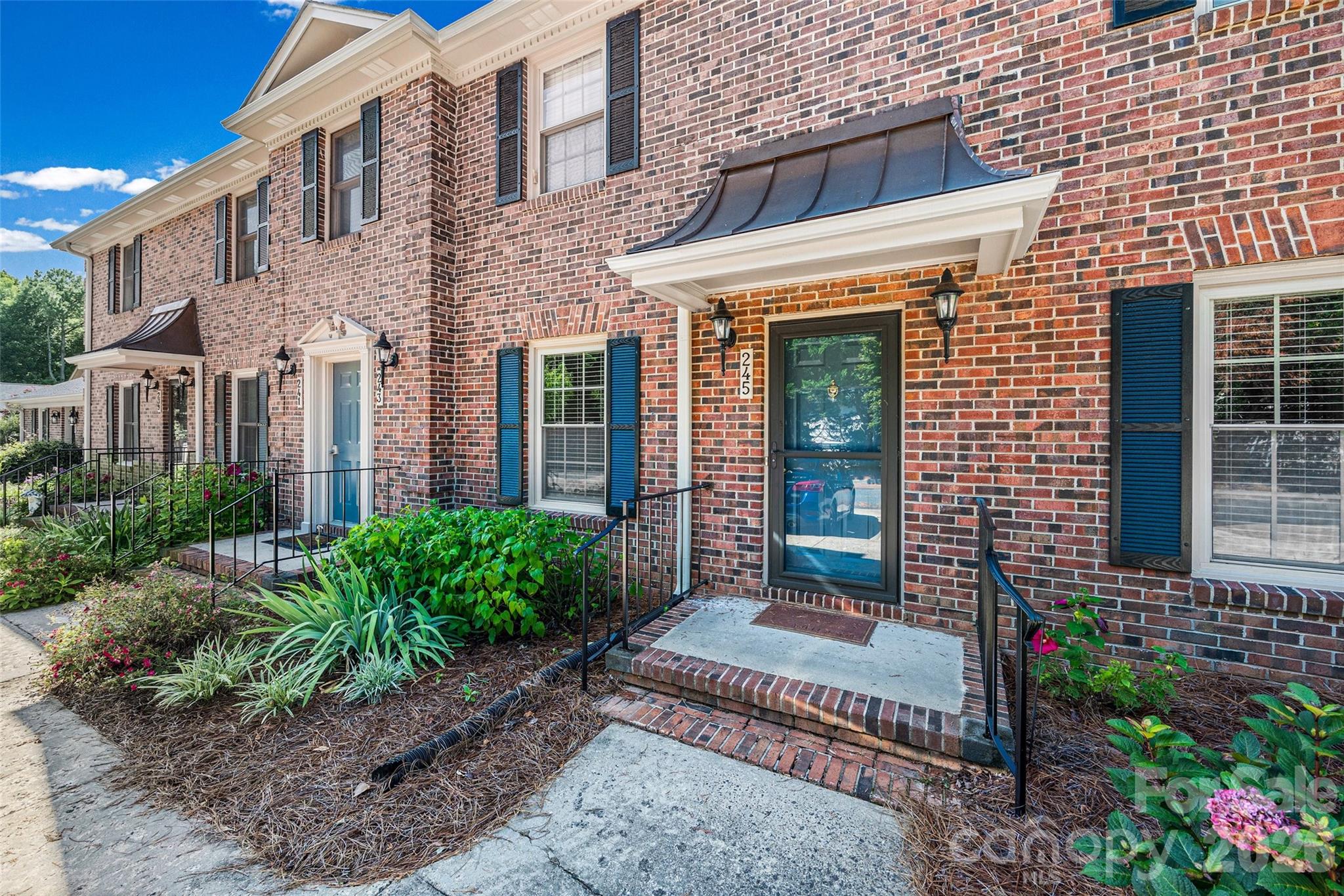 245 Pointe Circle