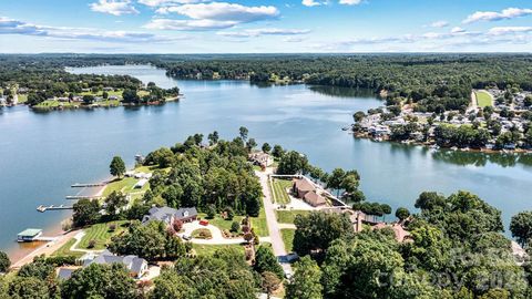 Photo of 4202 54th Avenue NE, Hickory, NC 28601 (MLS # 4365981)