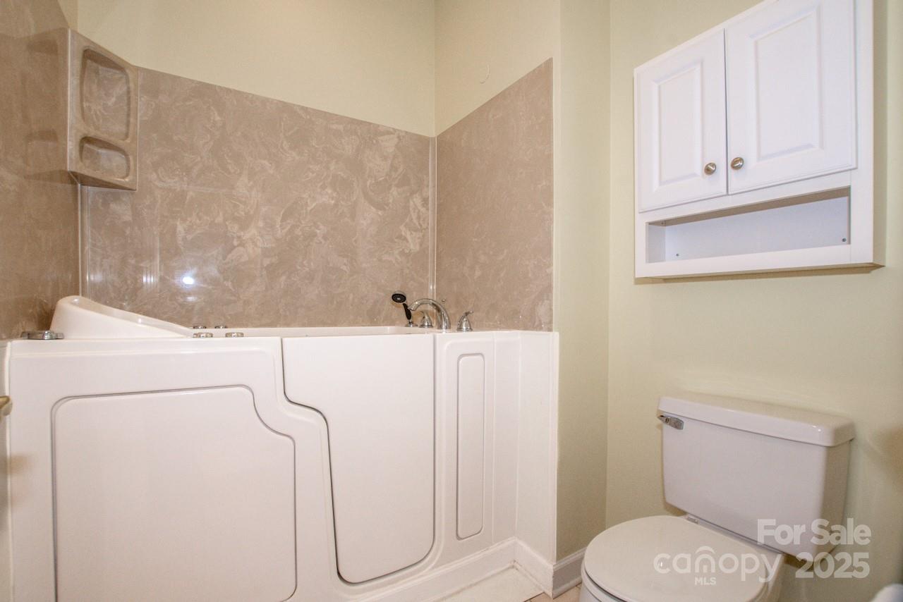 The Glen at Highland Creek - Residential