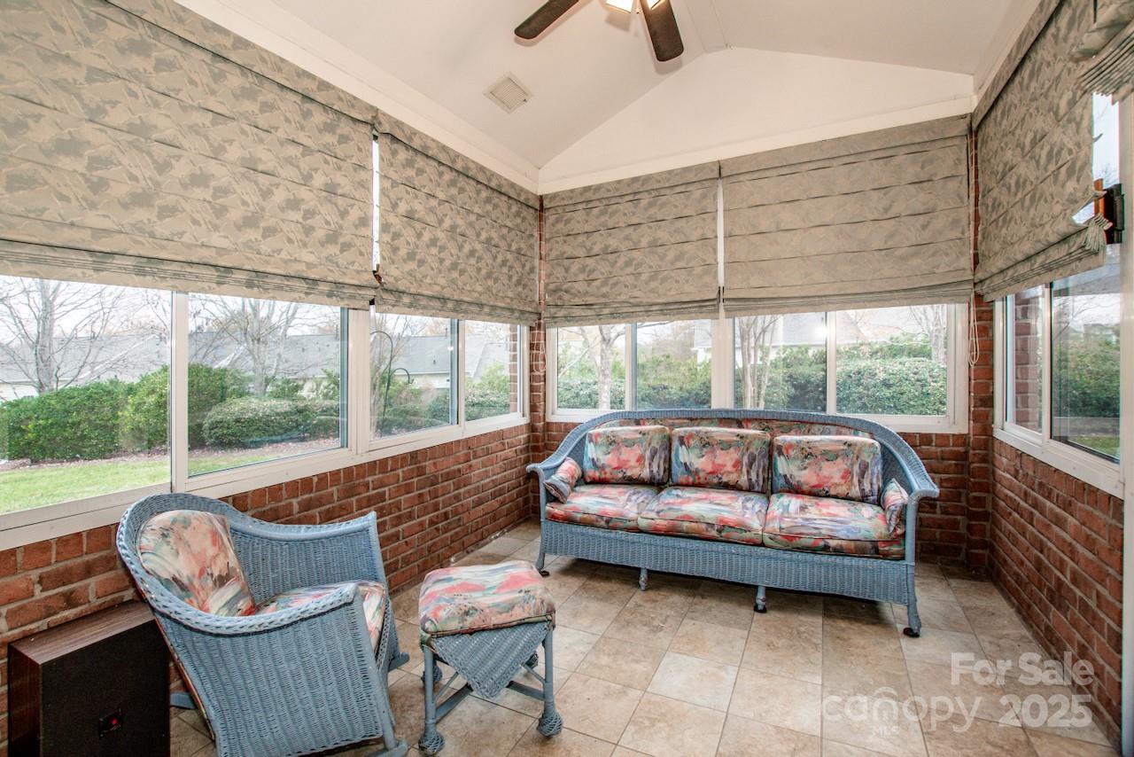 The Glen at Highland Creek - Residential