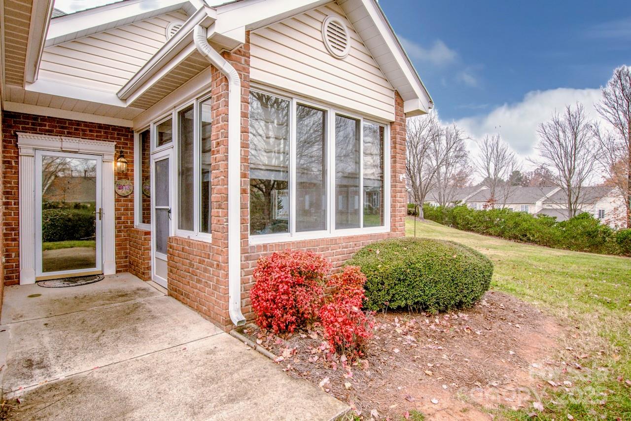 The Glen at Highland Creek - Residential