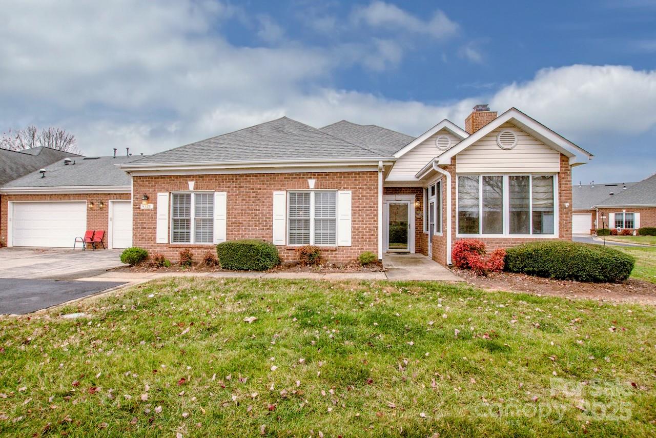 The Glen at Highland Creek - Residential