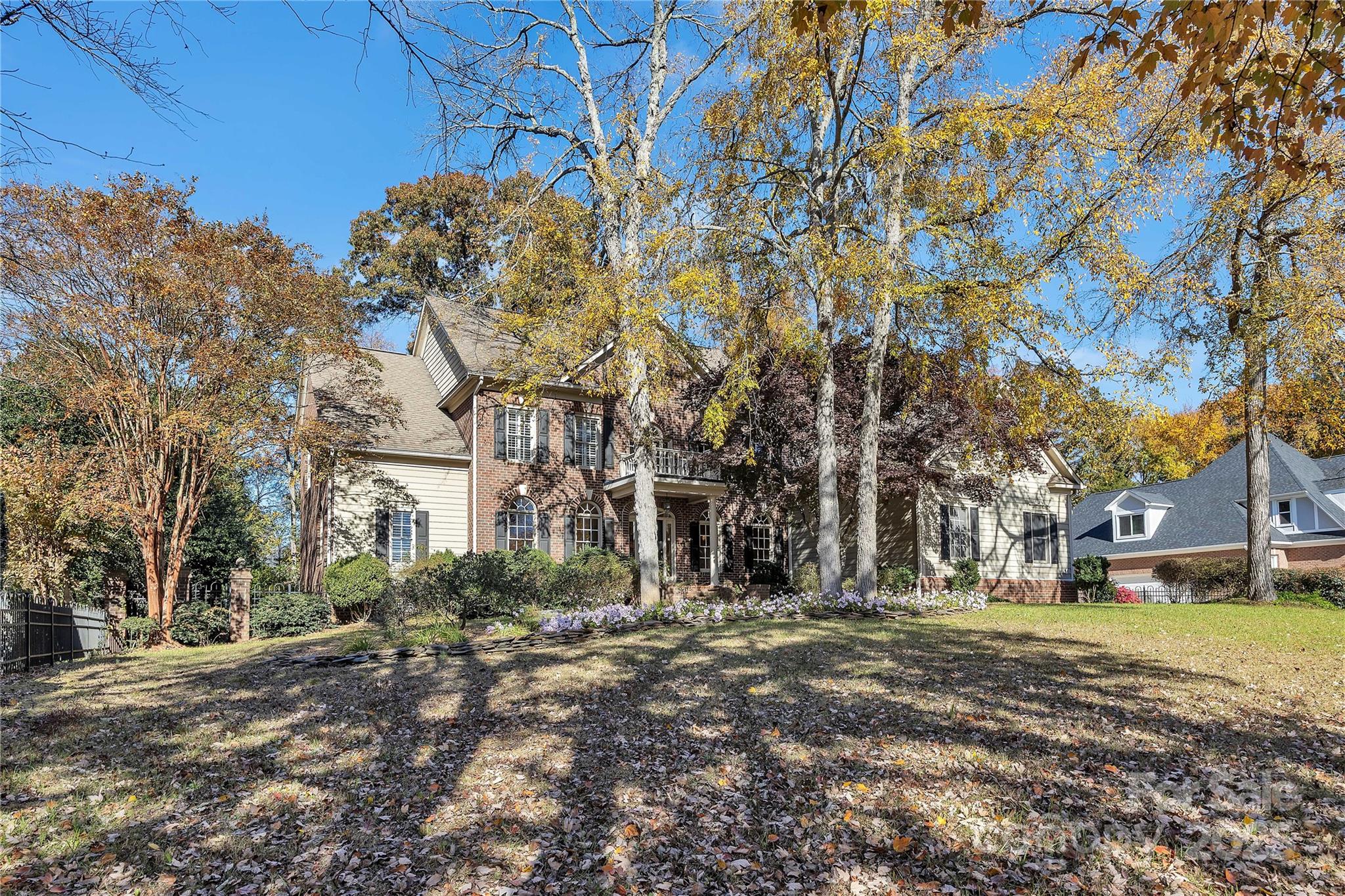 839 Craigmont Lane NW