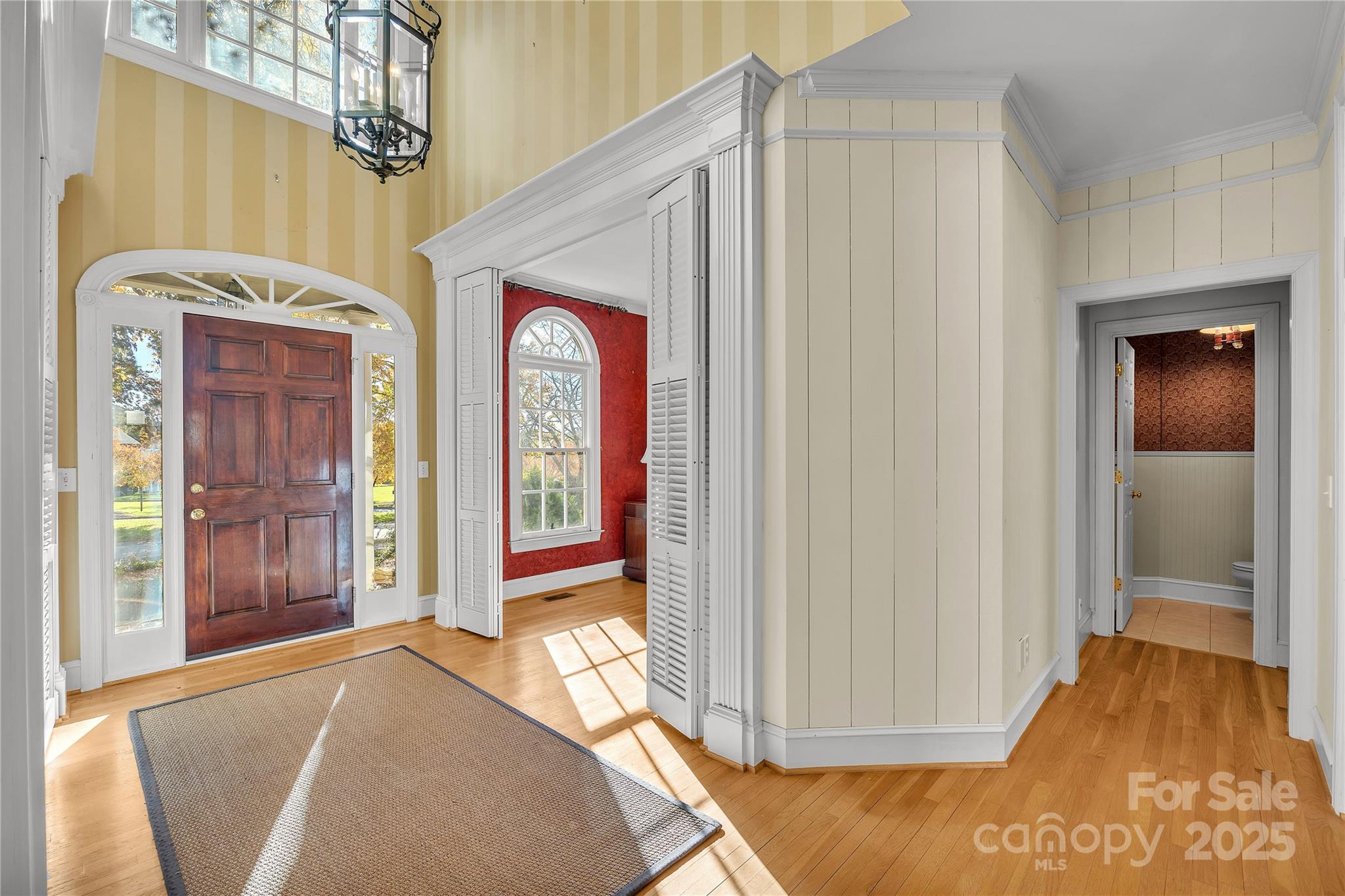 839 Craigmont Lane NW