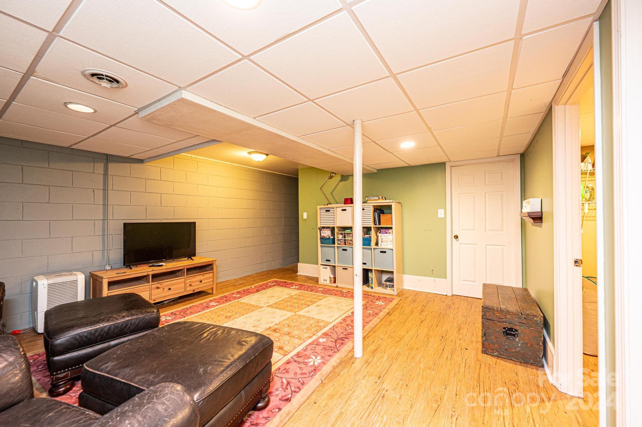 Woodland Hills - Residential