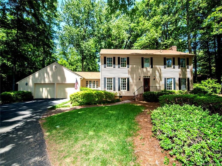 This must see home in River Hills will top your list! Spacious great room with built-ins surrounding the beautiful fireplace. Newly renovated kitchen featuring white cabinets w soft close drawers, quartz countertops, subway tile & SS appliances. Shiplap in both powder & laundry room. Gorgeous barn door entry into laundry. Large bedrooms on second floor. Lush green lot with patio in rear. Don't miss out on this great opportunity to live within this gated, amenity filled community in Lake Wylie.