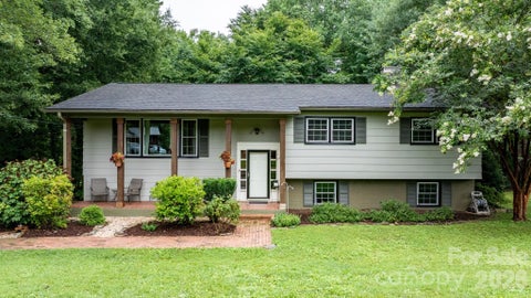Photo of 267 25th Avenue NW, Hickory, NC 28601 (MLS # 4405765)