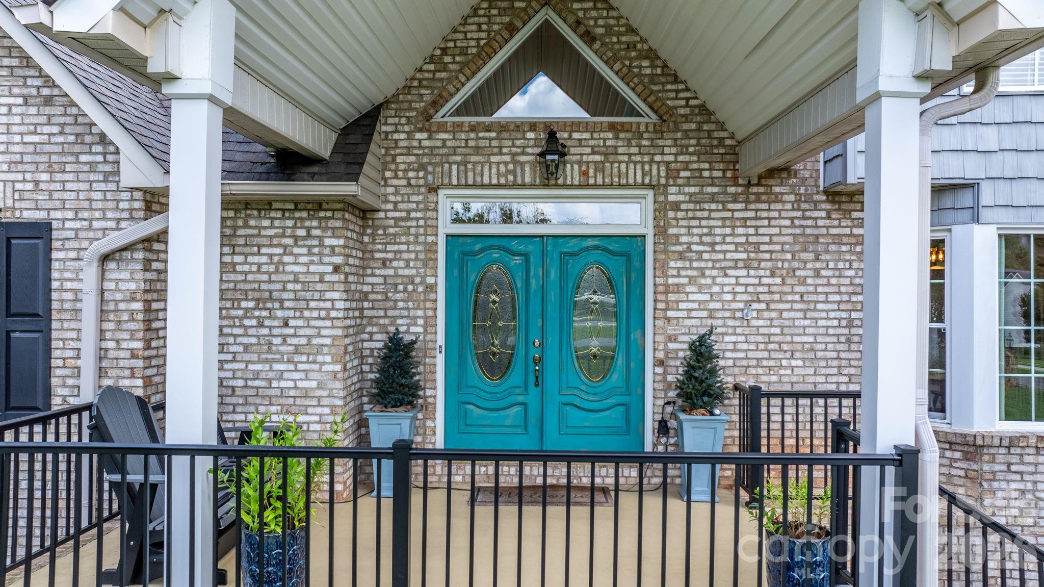 1801 Twin Ponds Drive