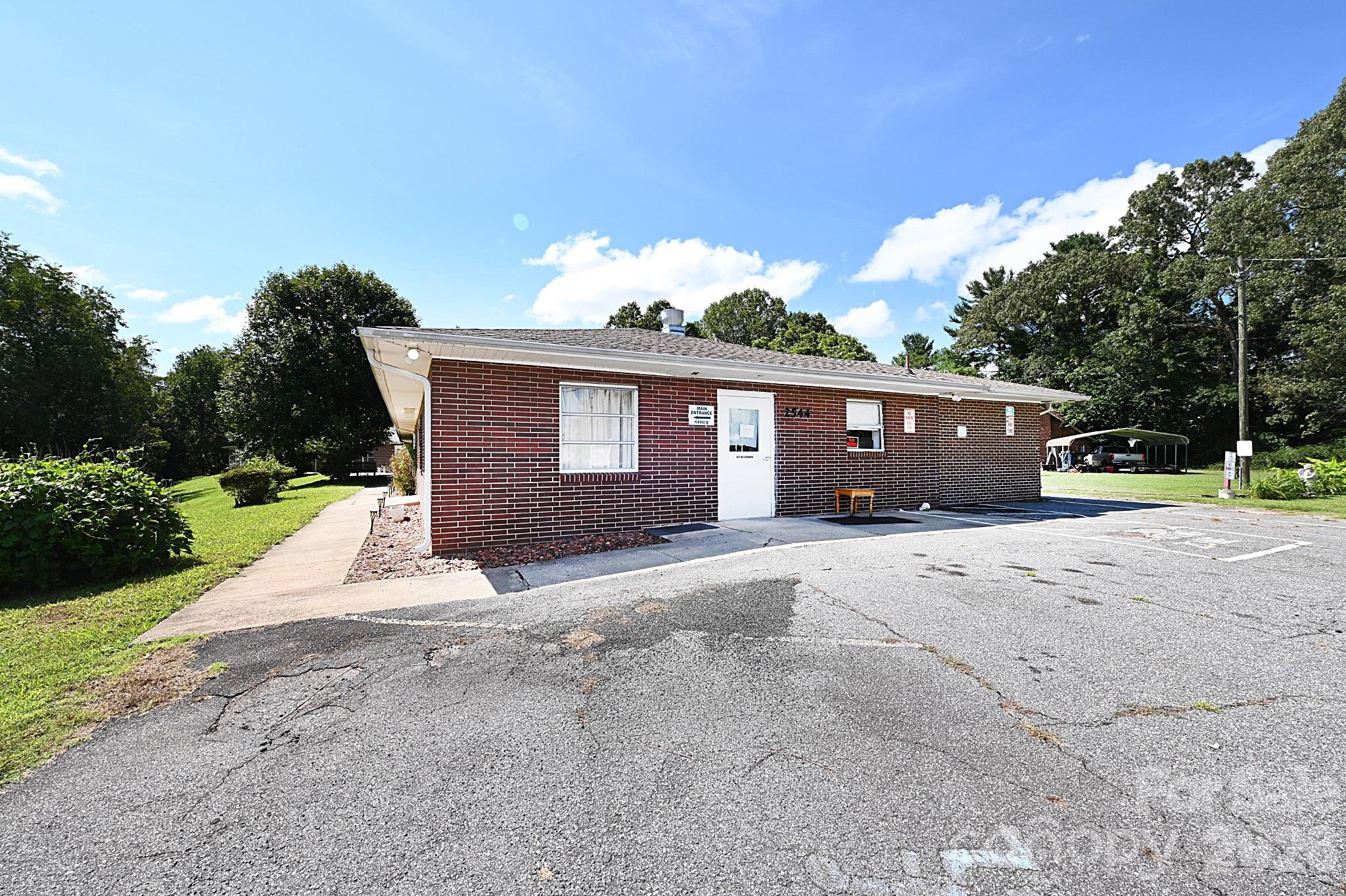 2544 Grandview Circle SW