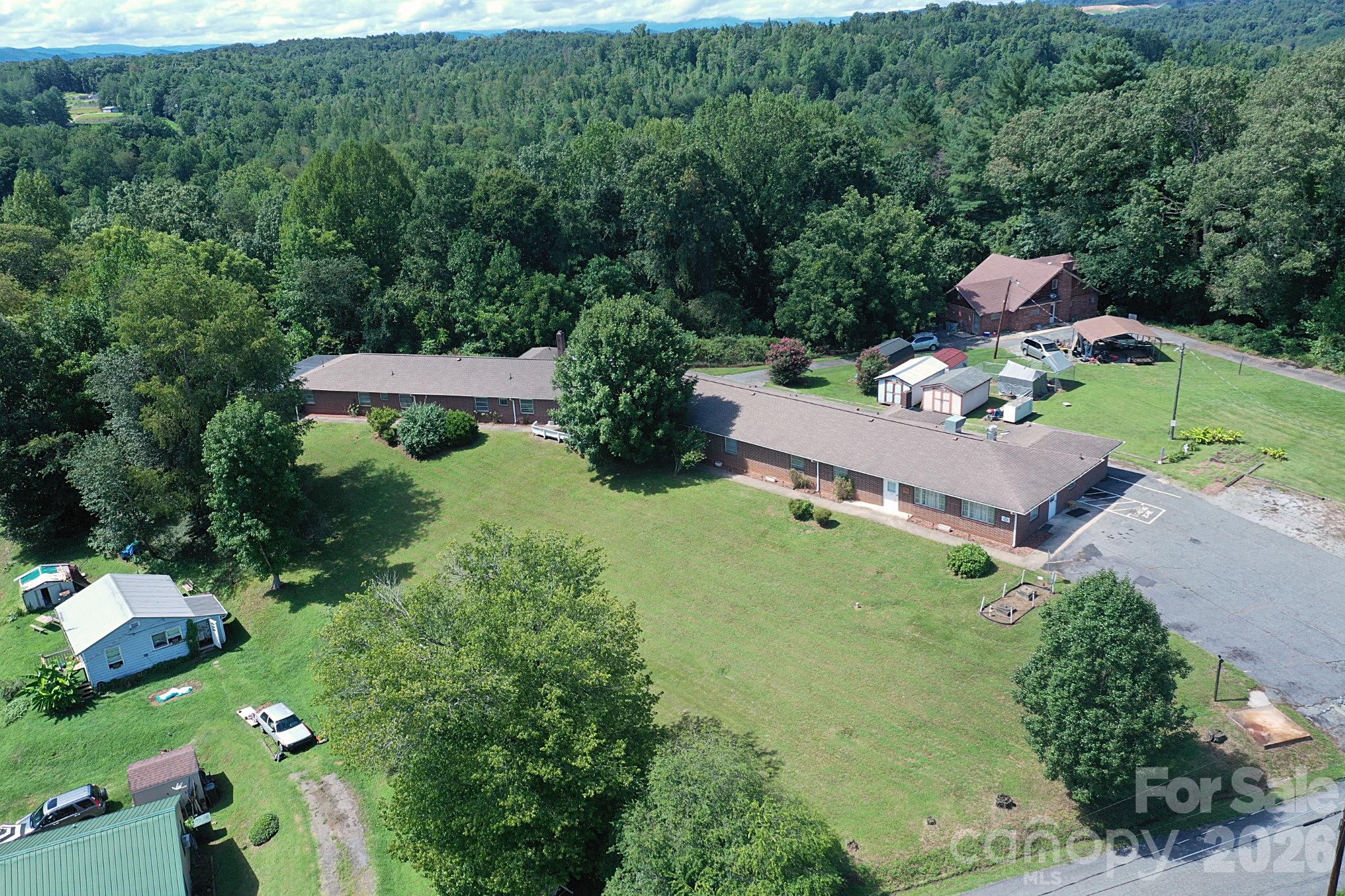 2544 Grandview Circle SW