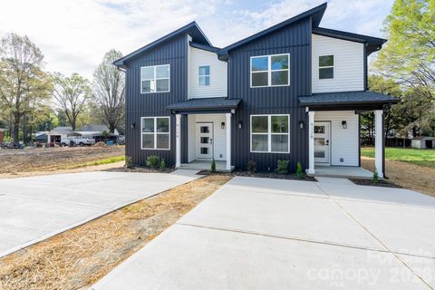 Photo of 912 A Rhode Island Avenue NW, Kannapolis, NC 28083 (MLS # 4361480)