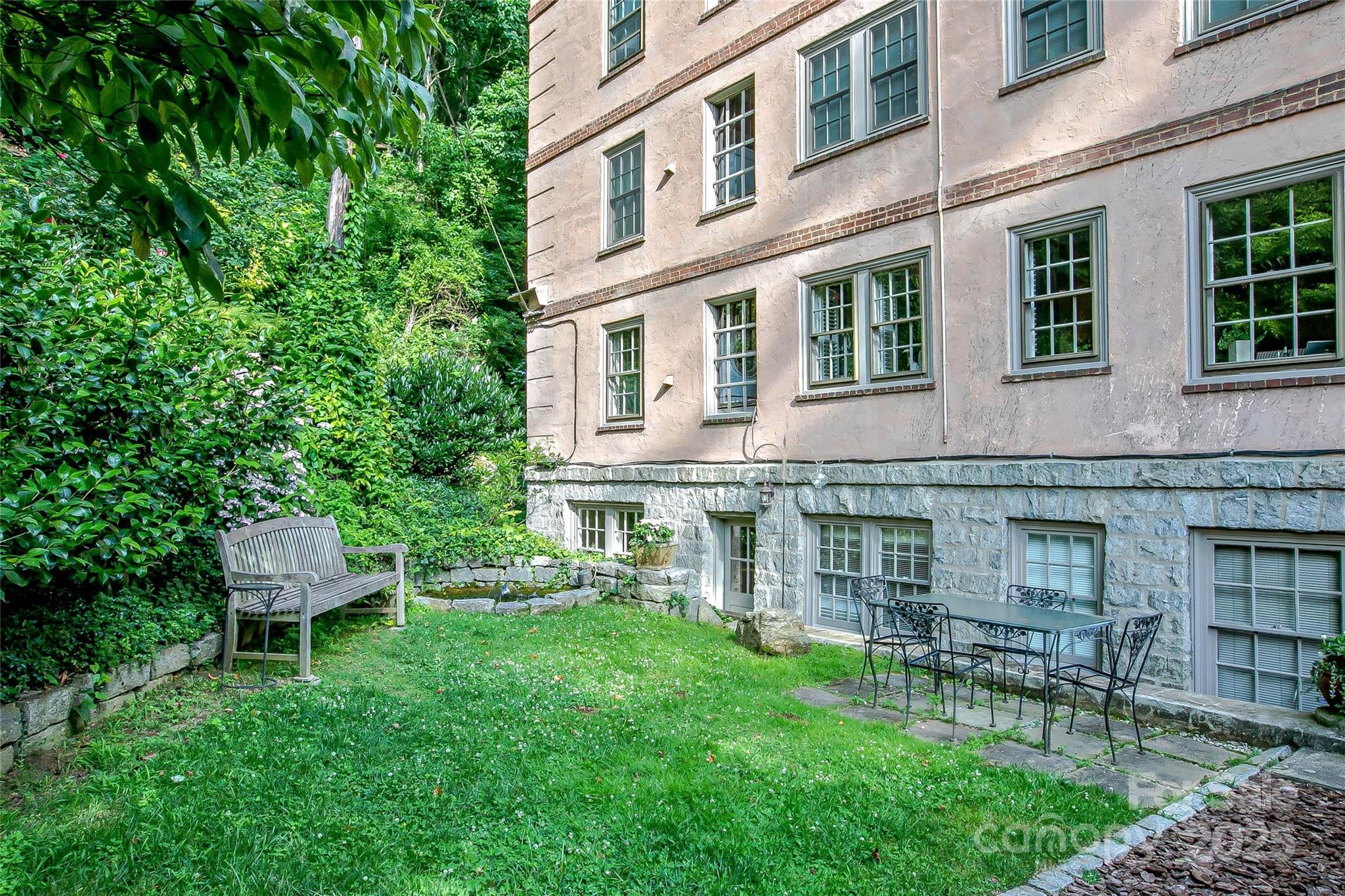 Longchamps Condos - Residential