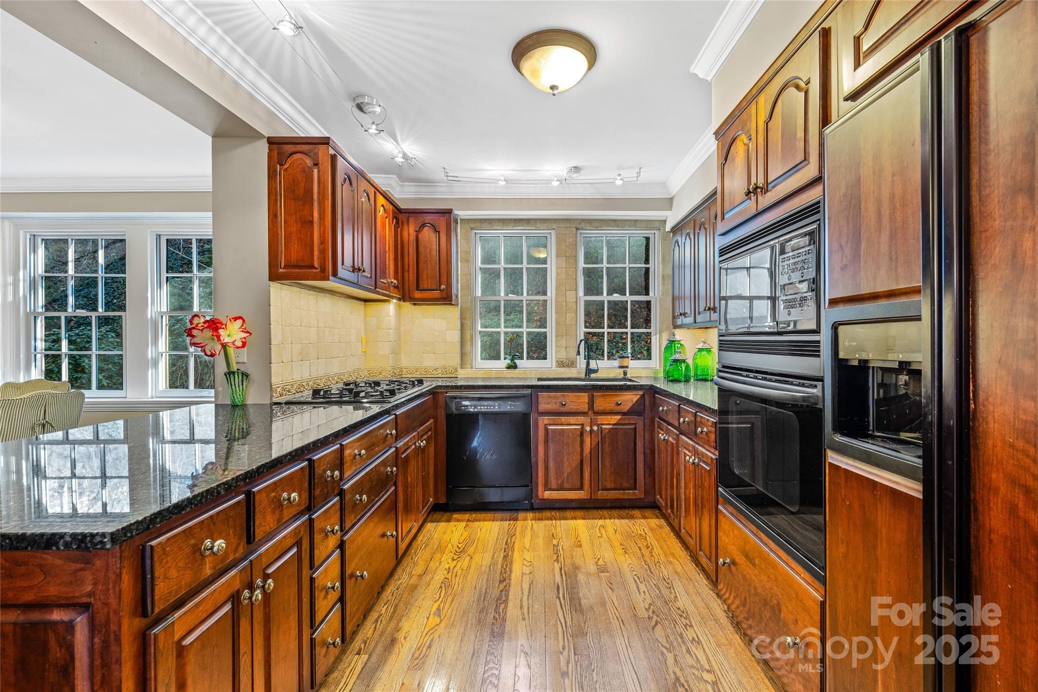 Longchamps Condos - Residential