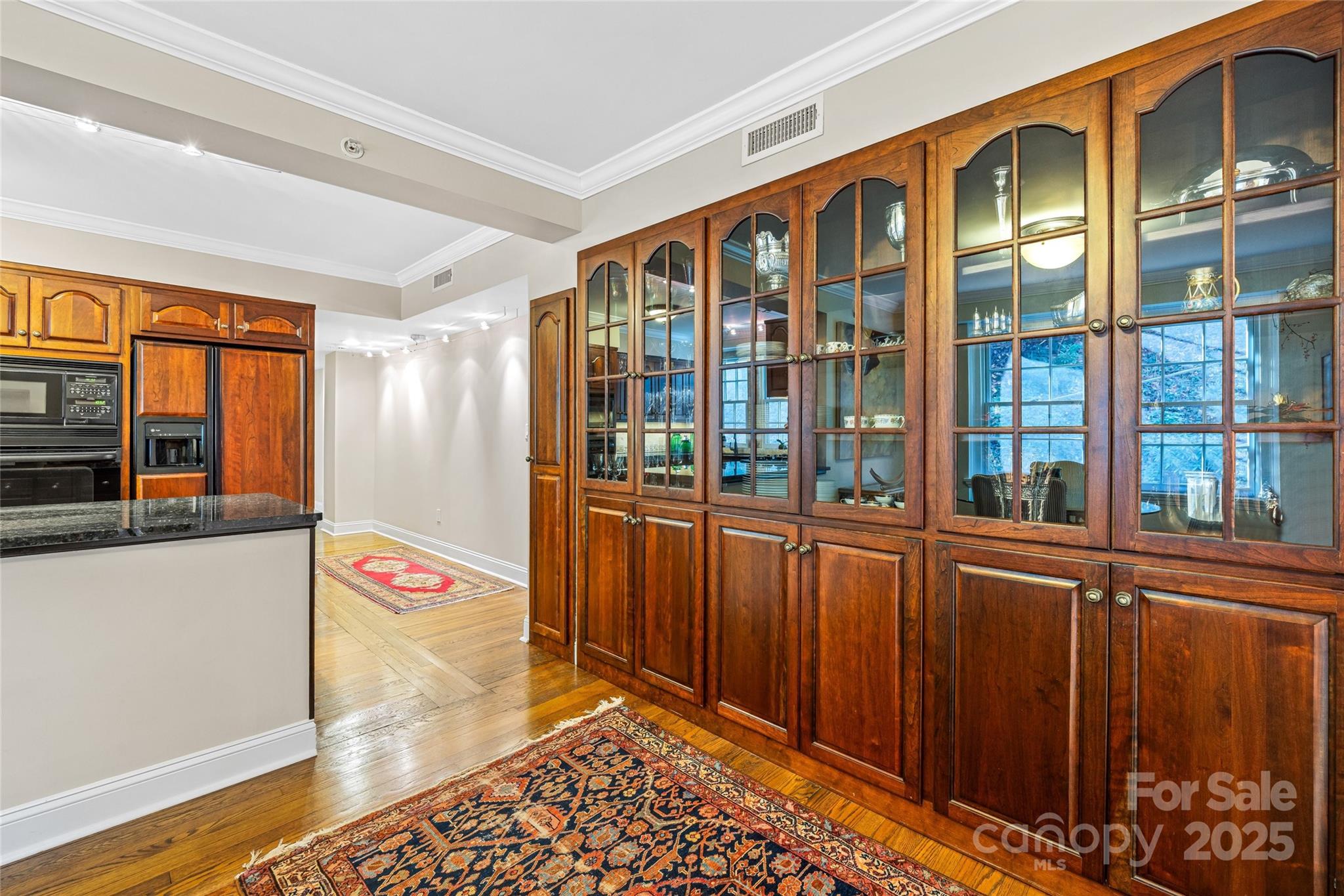 Longchamps Condos - Residential