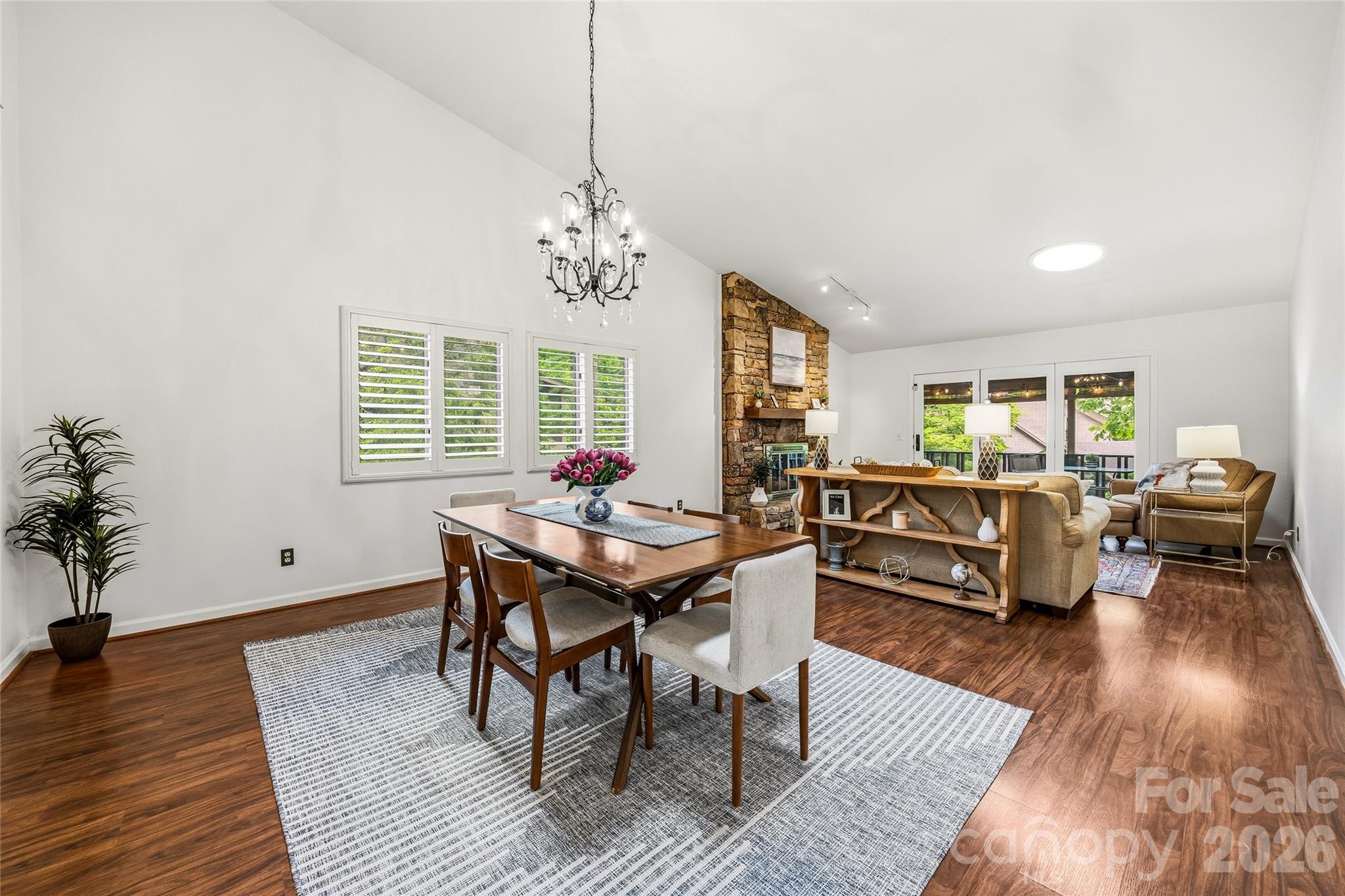 205 N Scarlet Oak Lane