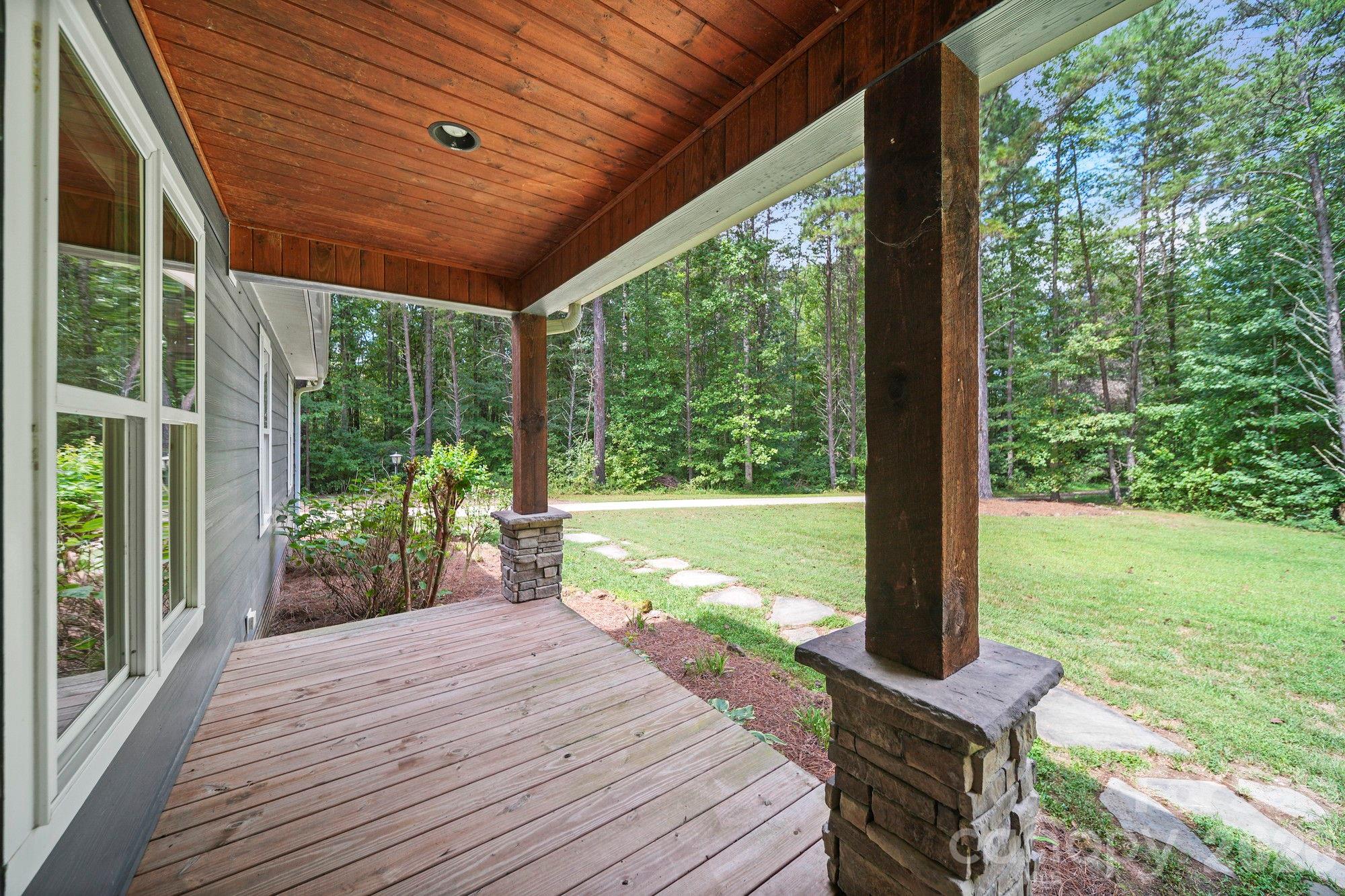 635 Rhododendron Drive