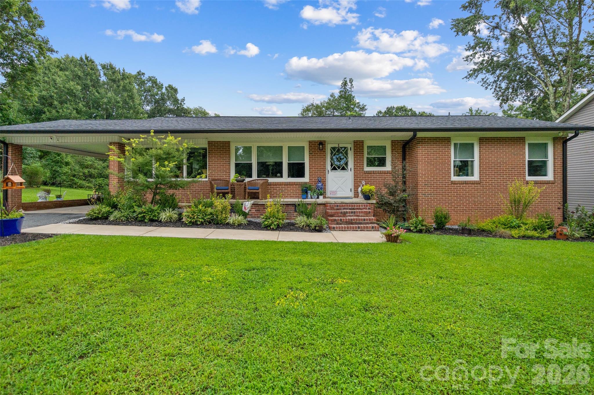 1101 Rosewood Avenue