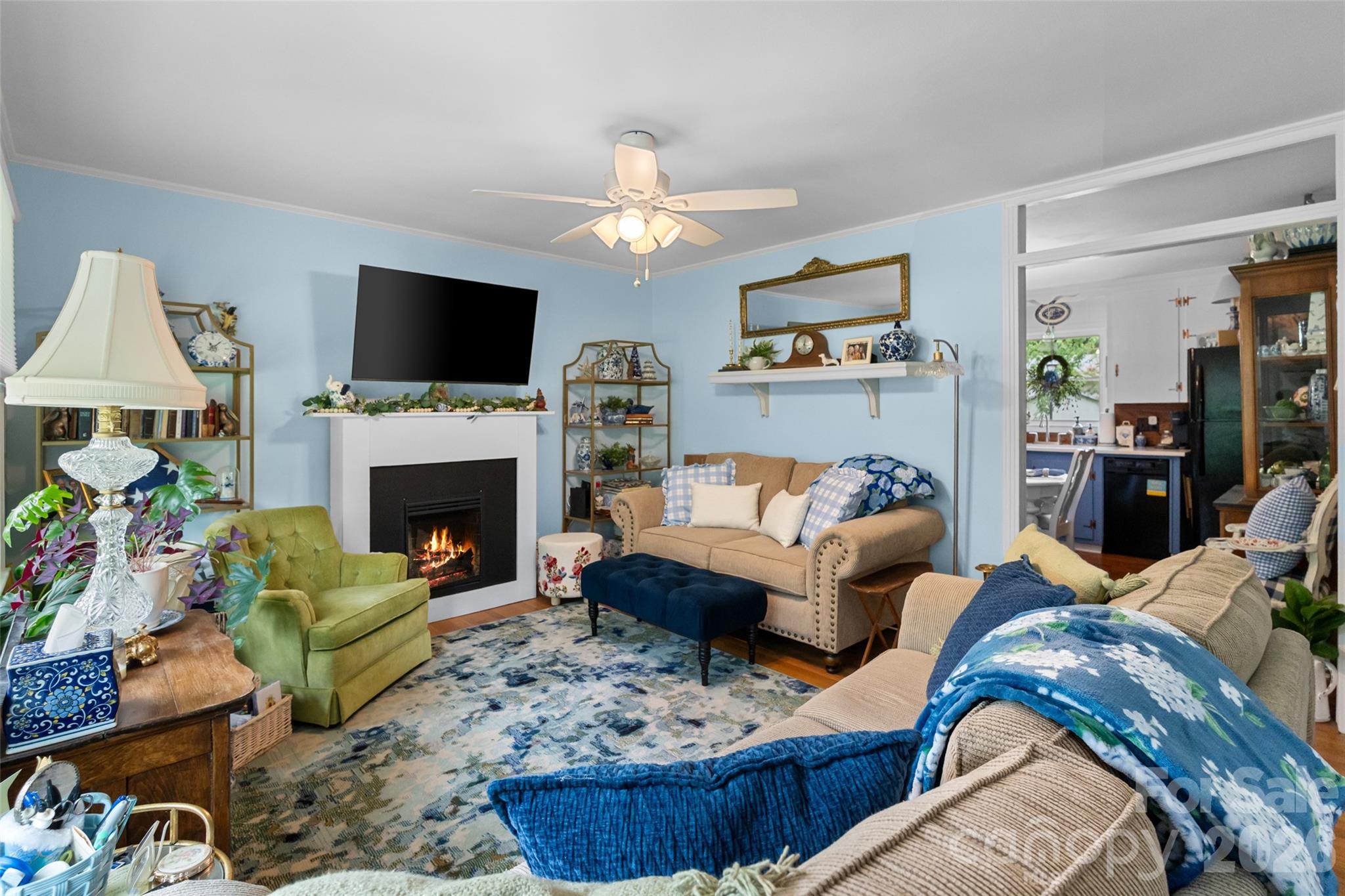 1101 Rosewood Avenue