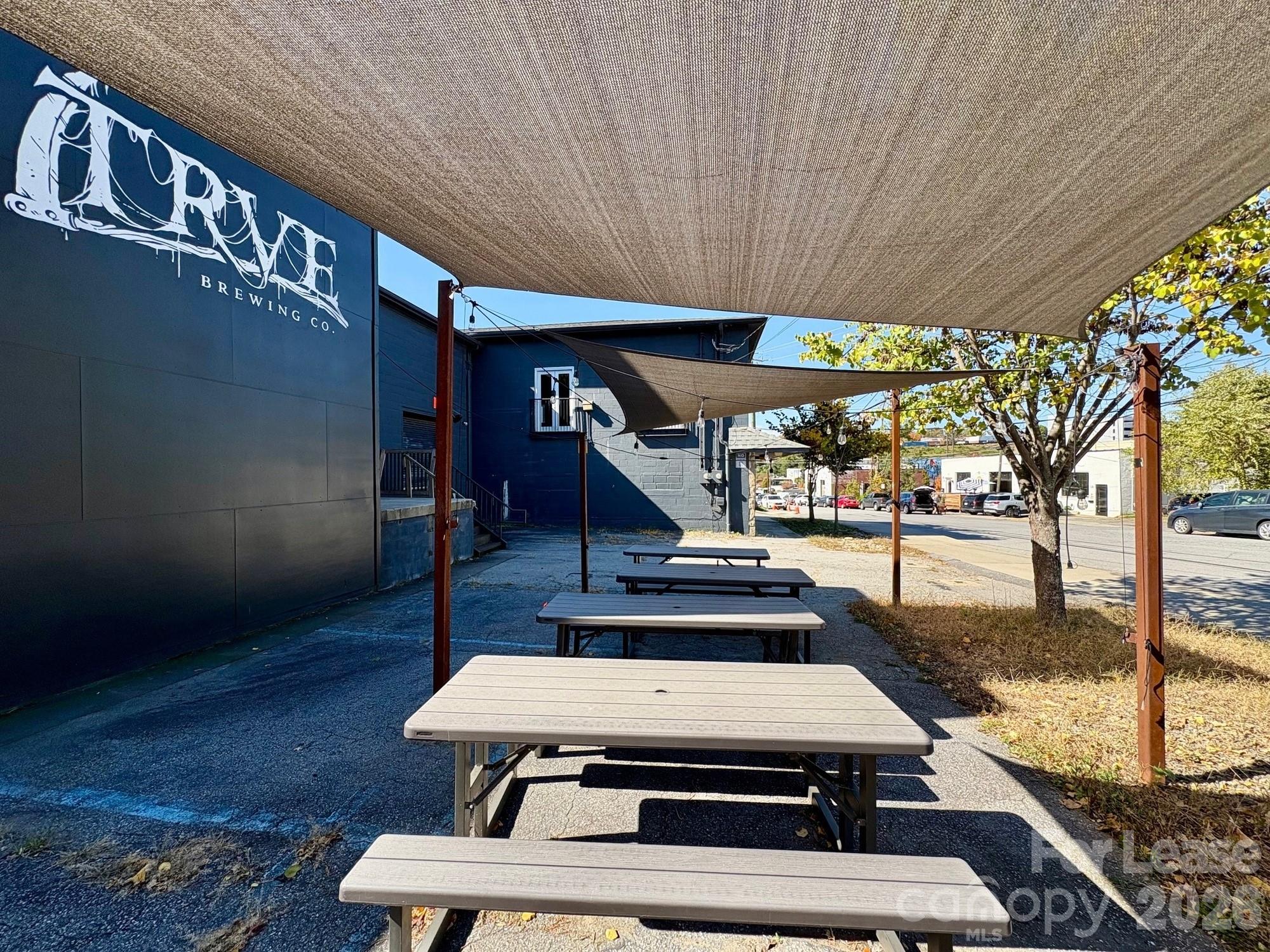 255 Short Coxe Avenue