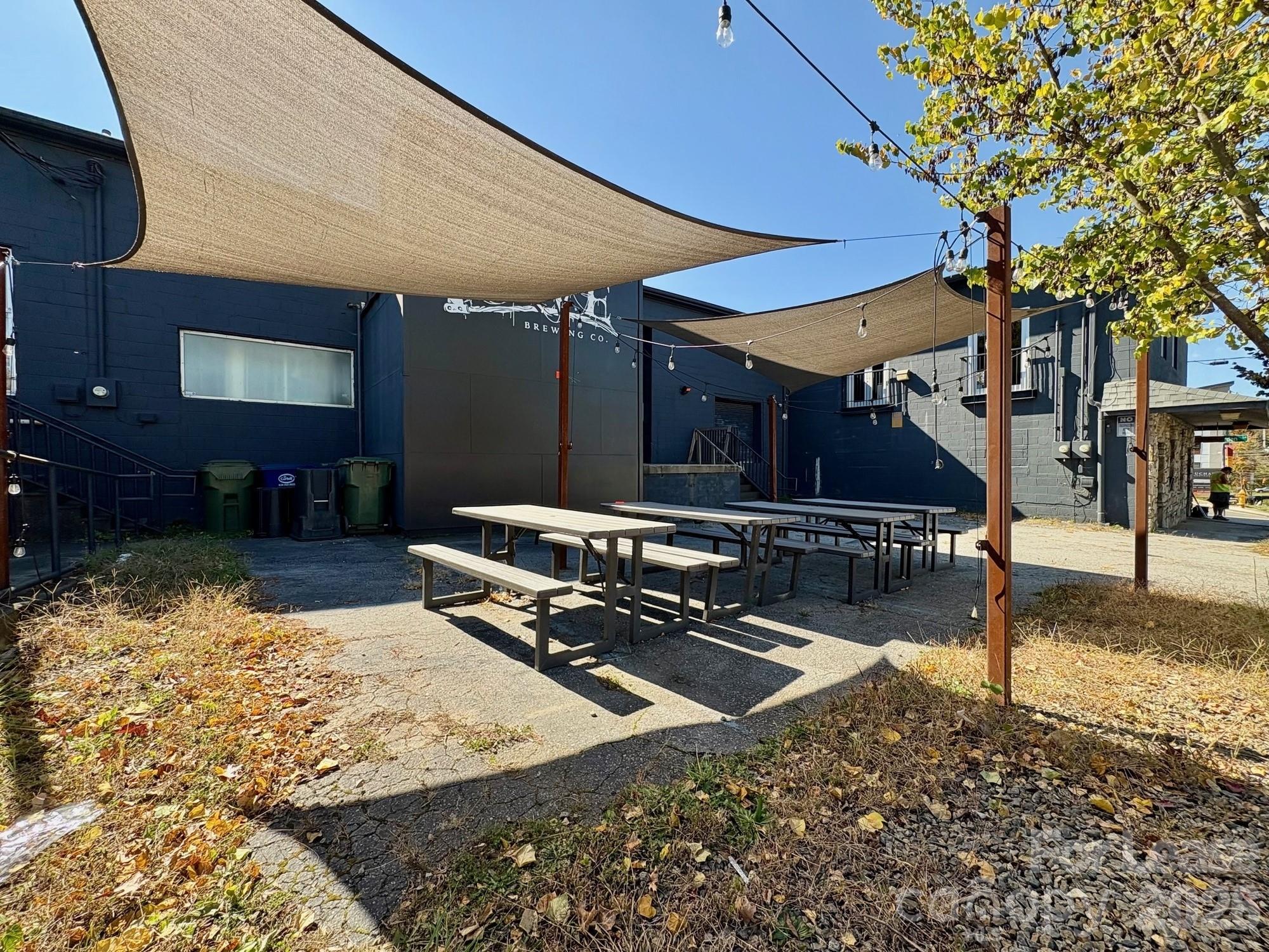 255 Short Coxe Avenue